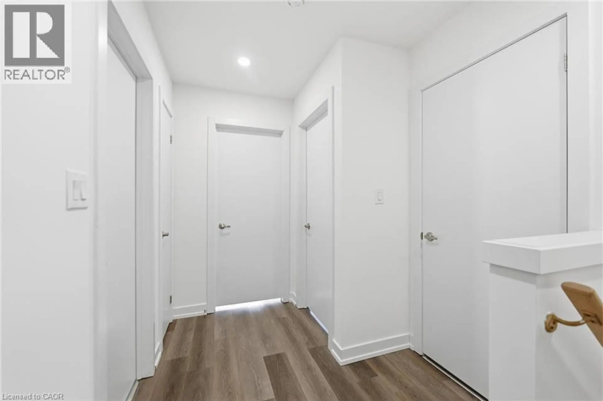 #44 590 NORTH SERVICE ROAD - Image 15