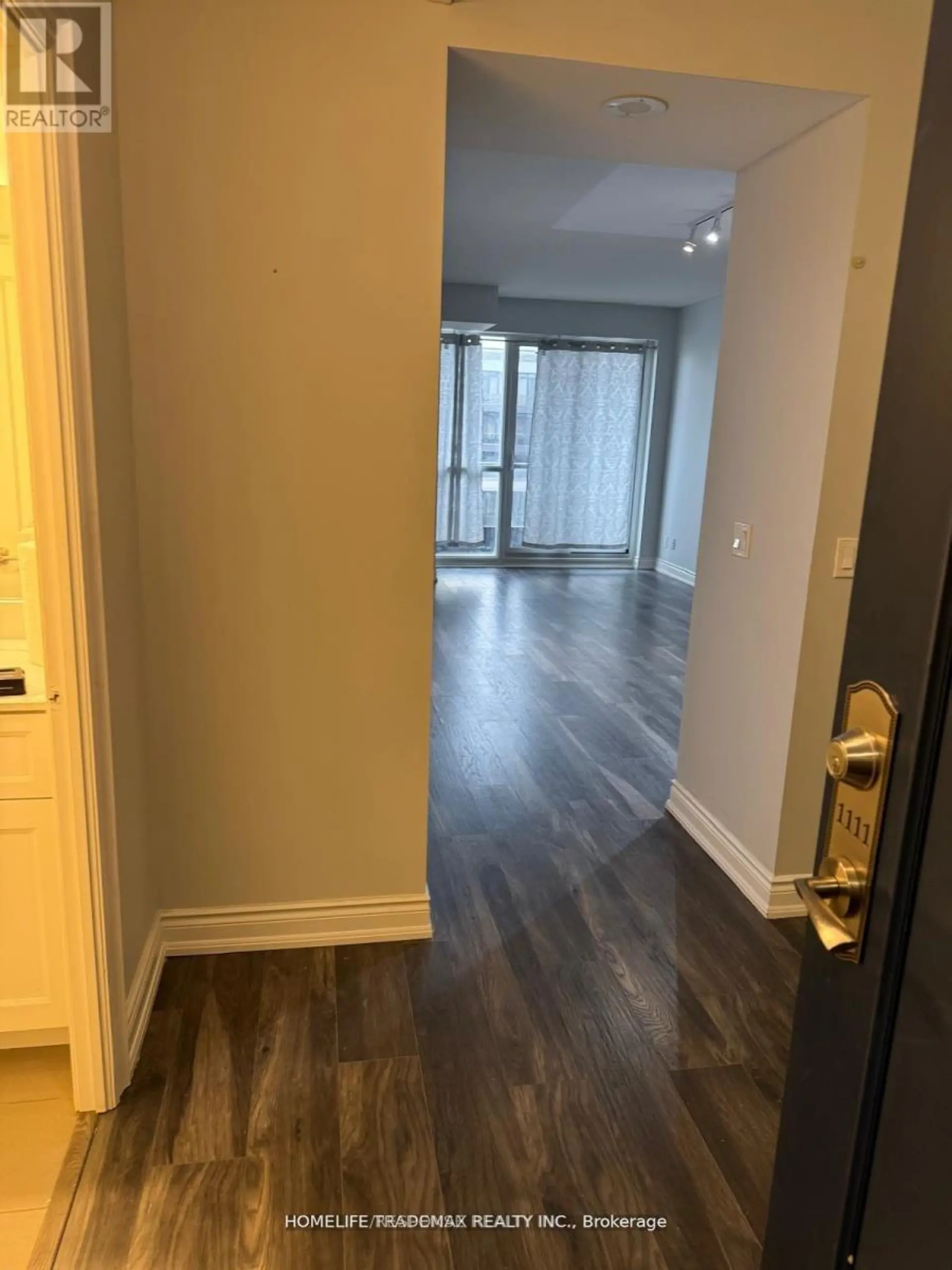 #1111 38 CEDARLAND DRIVE - Image 2