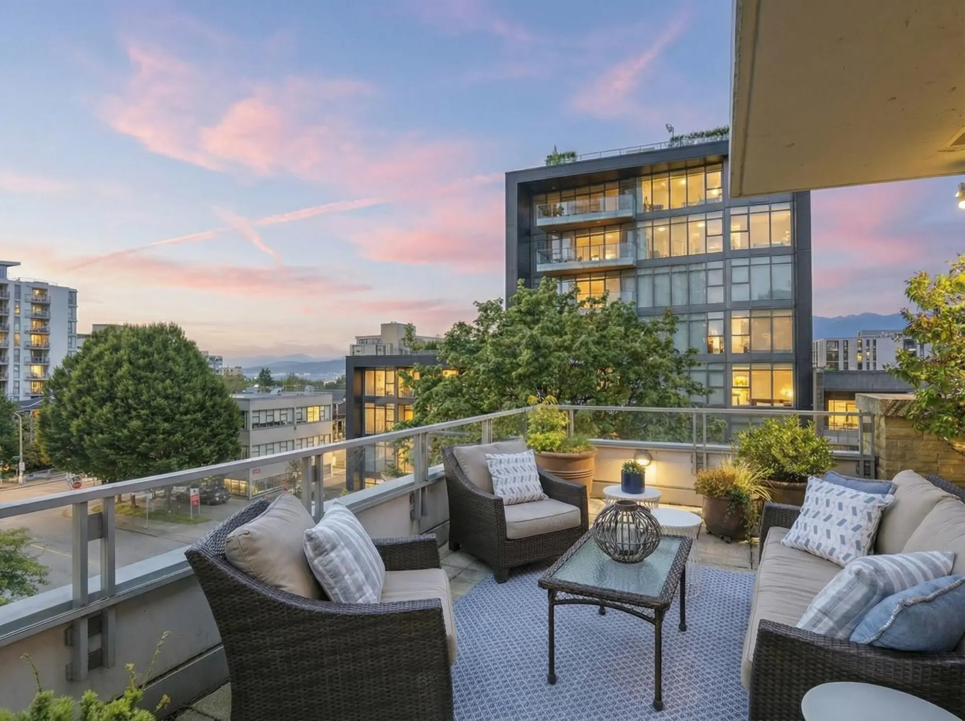 Property at 1576 W 8 Avenue, Vancouver, BC
