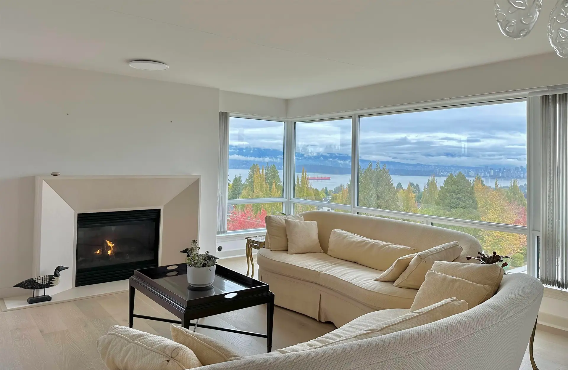 #10 2575 Tolmie Street - Image 3