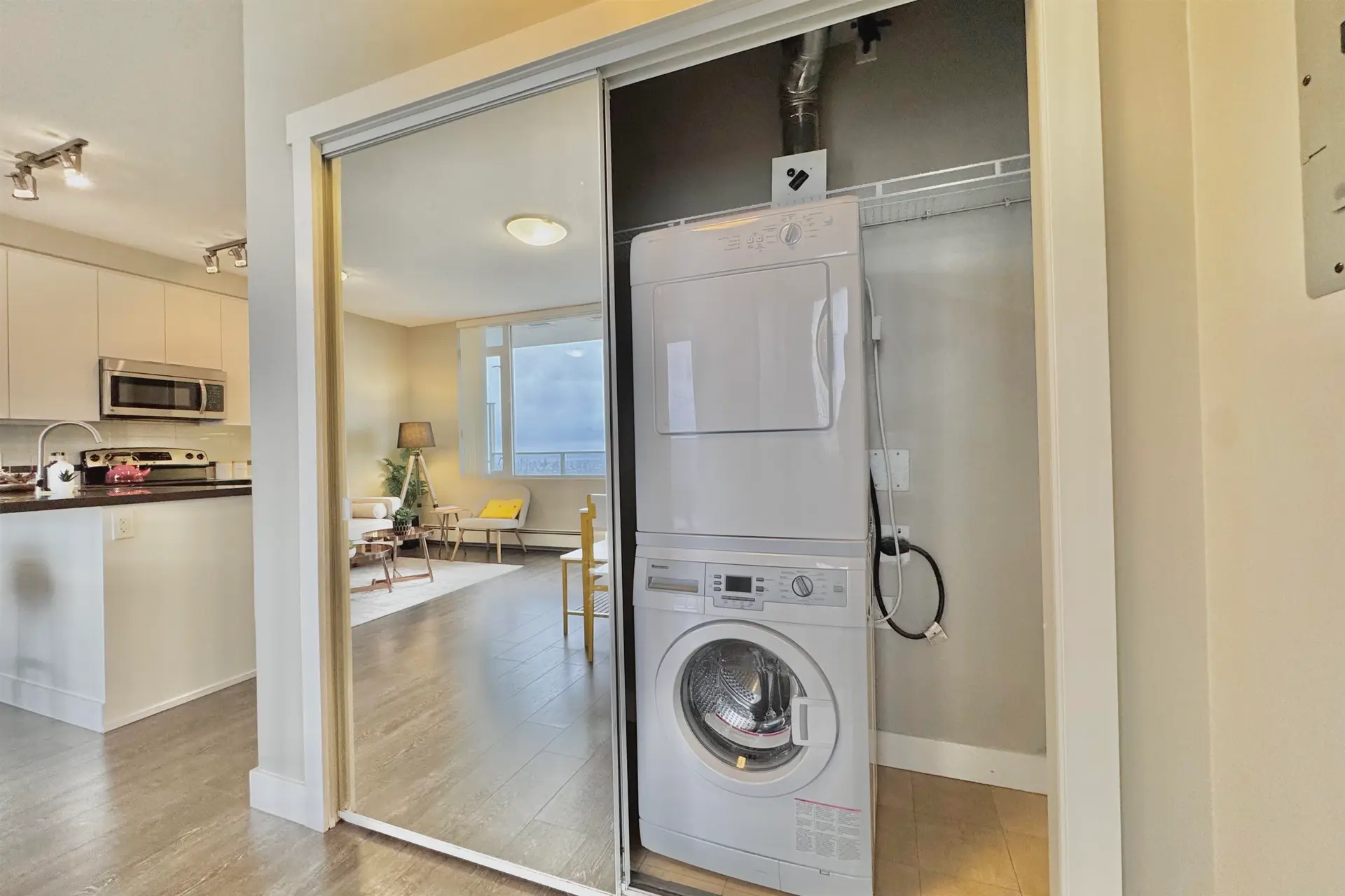 #1103 9025 Highland Court - Image 15