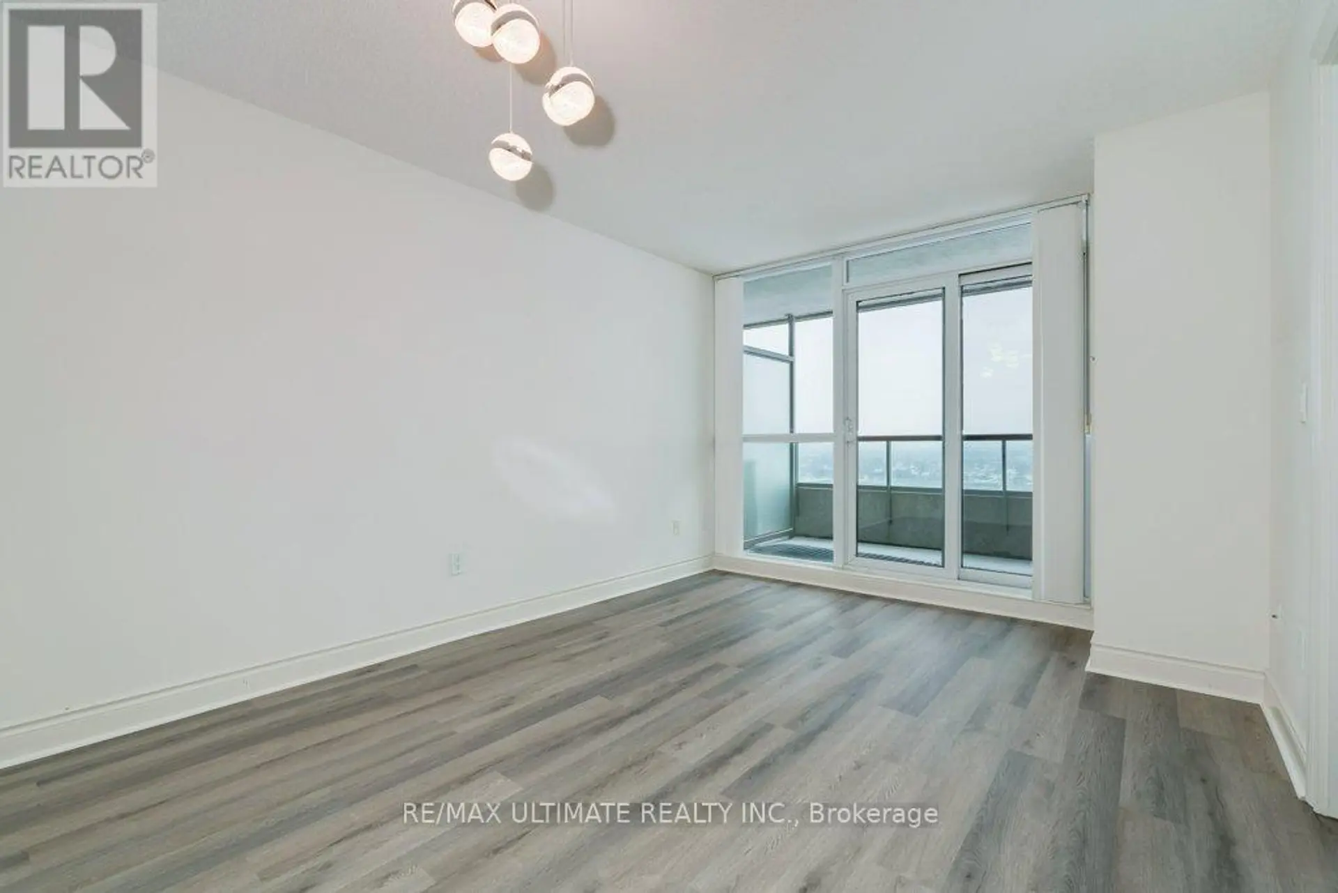 #1906 60 BRIAN HARRISON WAY - Image 8