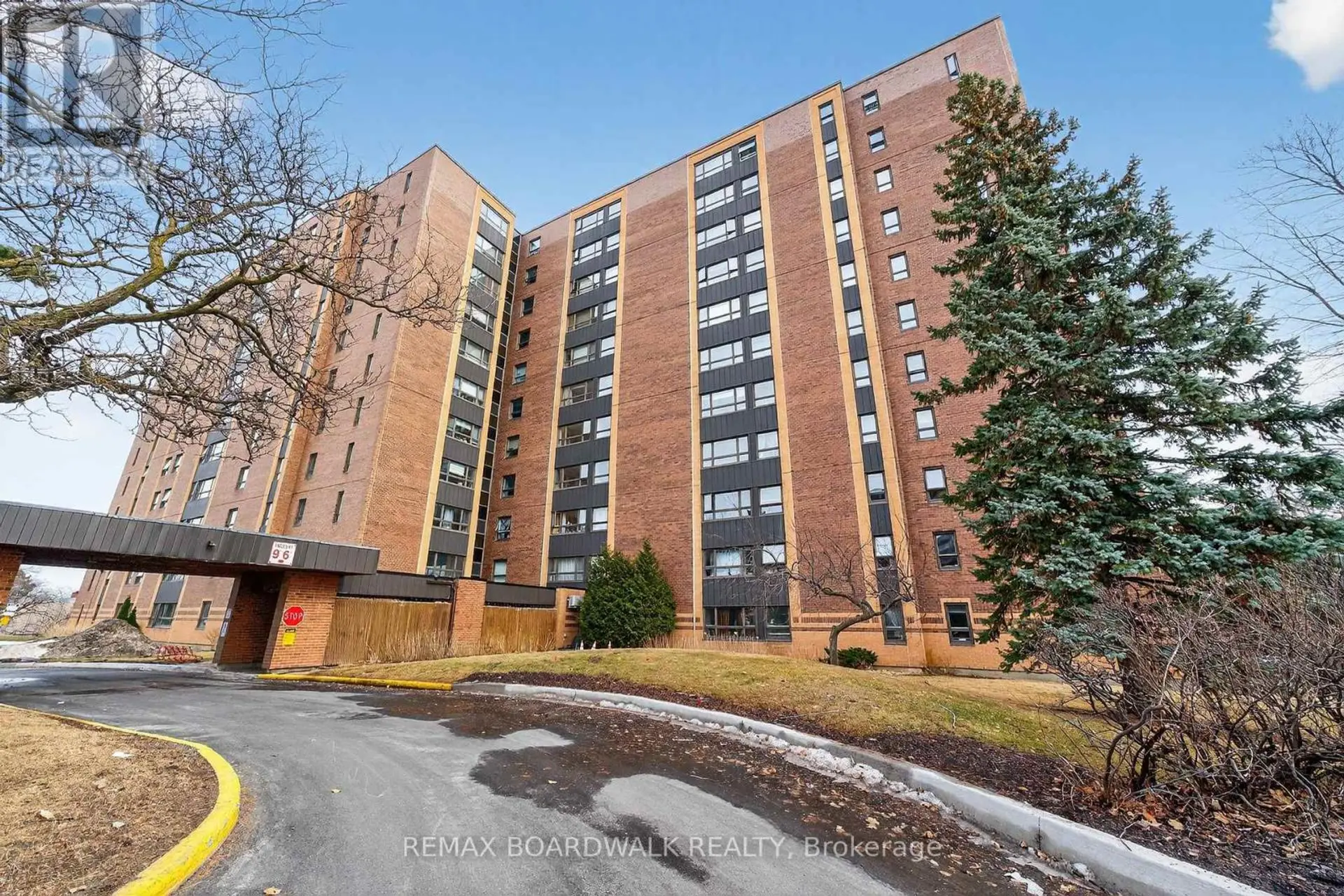 #407 1356 MEADOWLANDS DRIVE E - Image 1