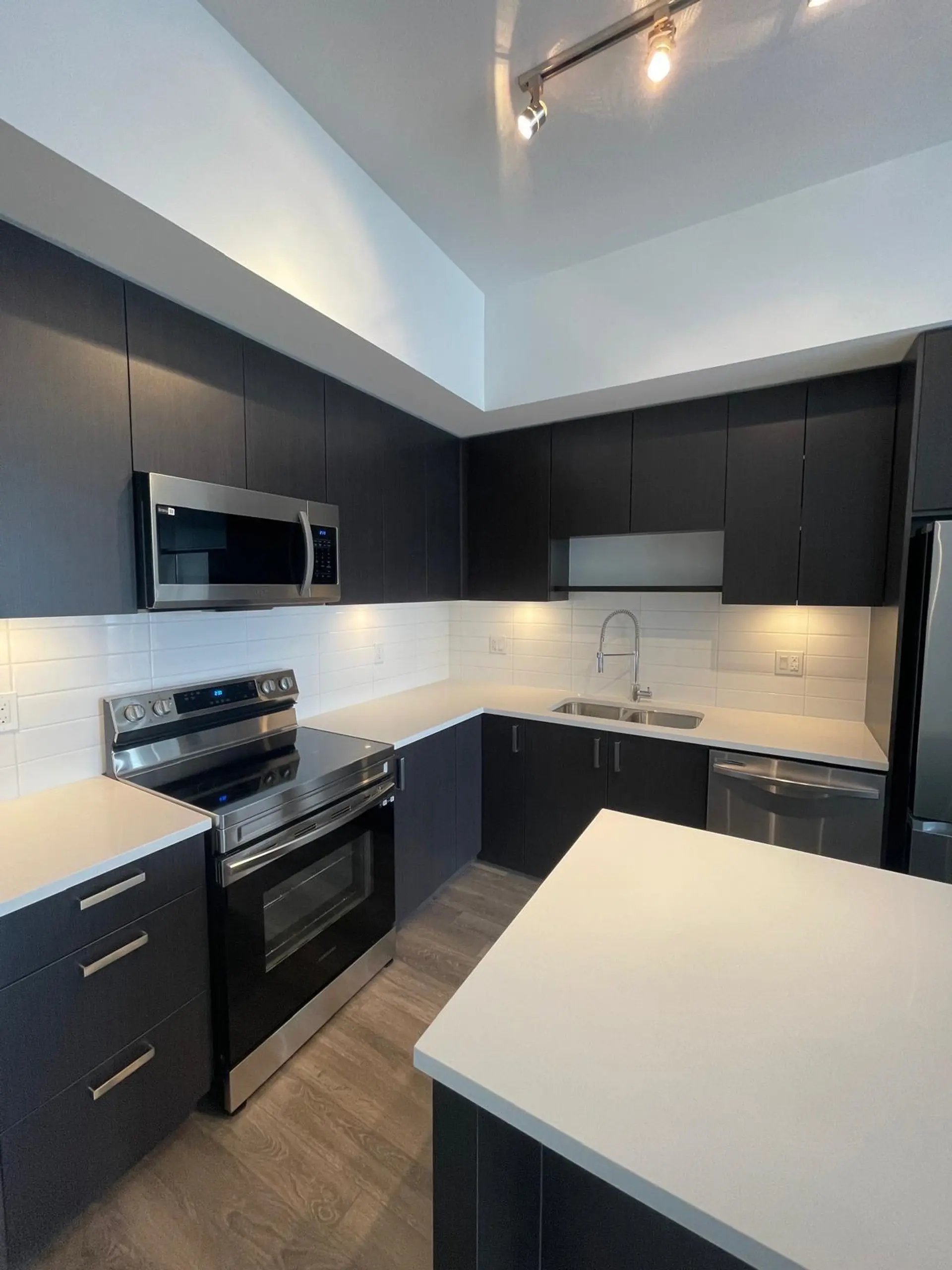 Property at #609 15815 85 Avenue, Surrey, BC