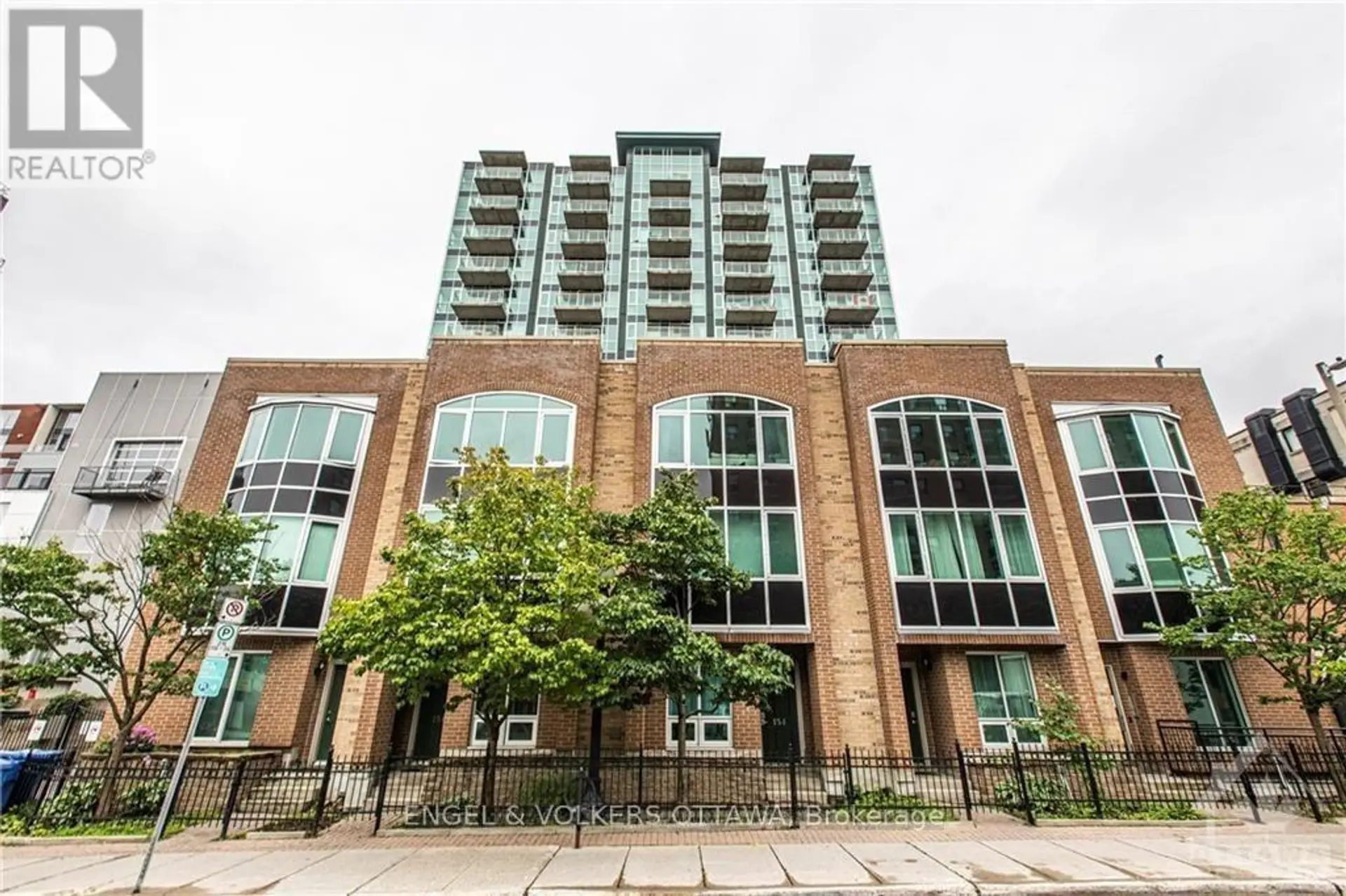 #602 134 YORK STREET - Image 1