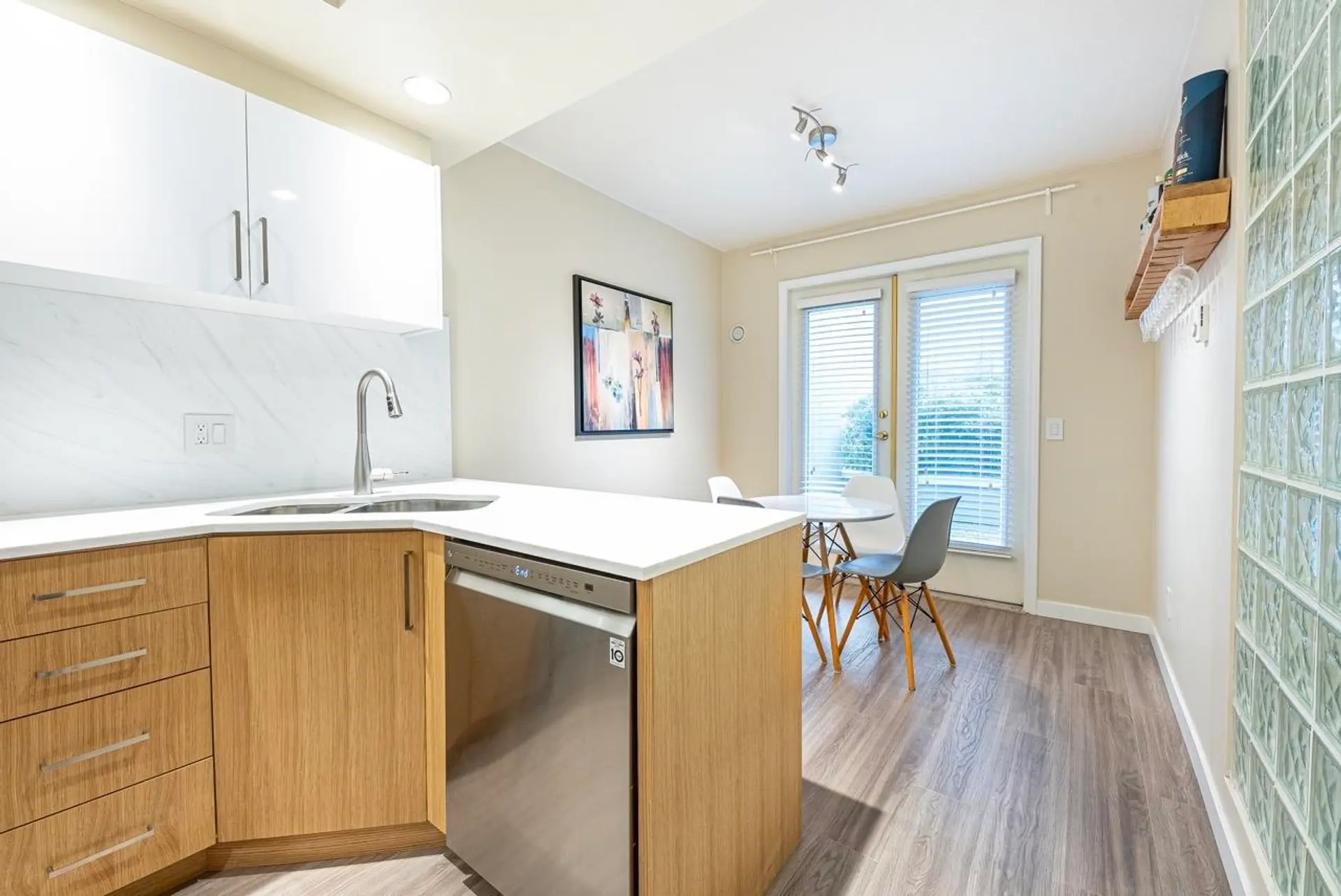 #206 3151 Woodbine Drive - Image 11