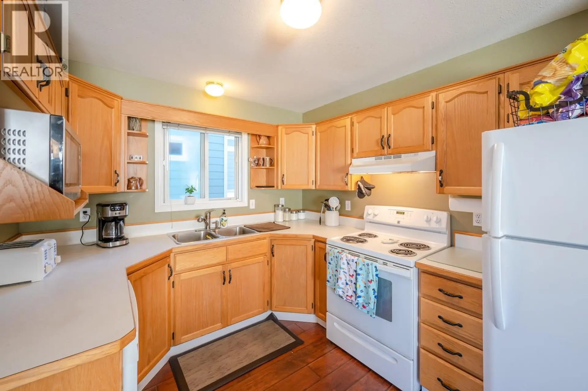 335 SUDBURY Avenue - Image 2