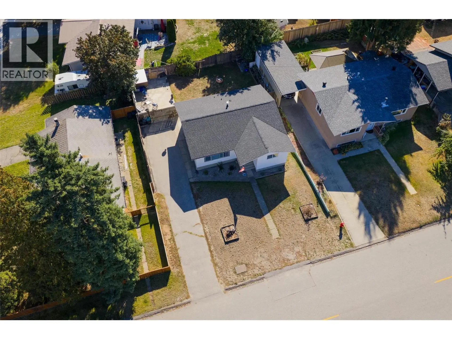 Property at 204 PINEWOOD Drive, Castlegar, BC