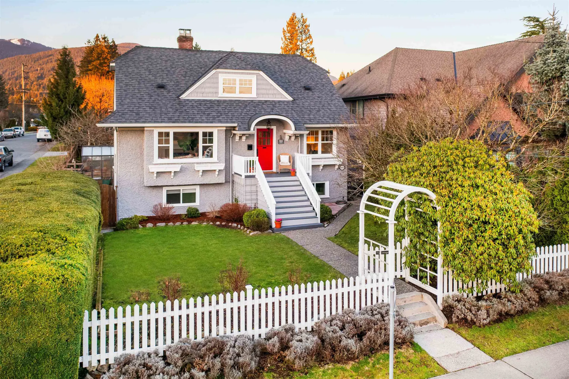 Property at 404 E 15th Street, North Vancouver, BC