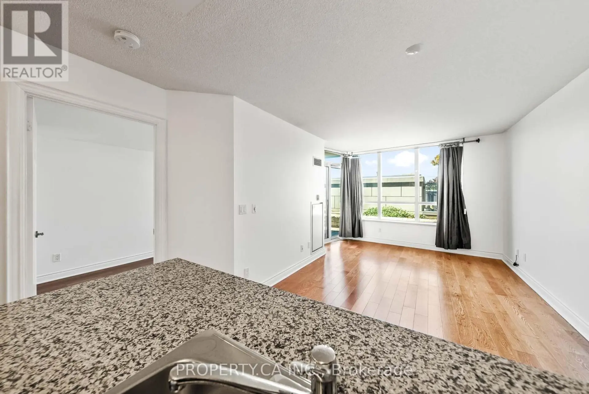 #309 15 GREENVIEW AVENUE - Image 6