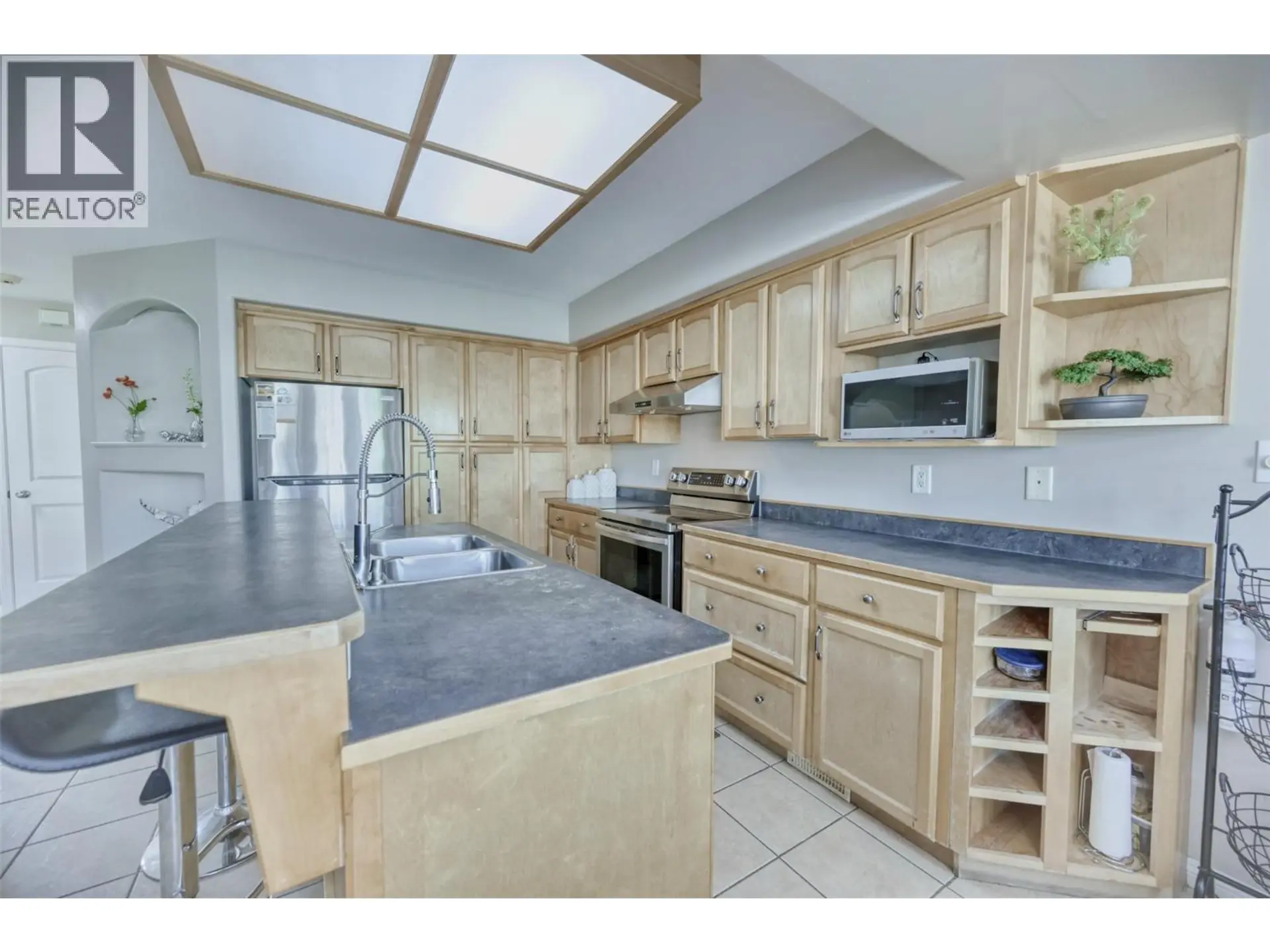 270 WILLOWS Place - Image 5