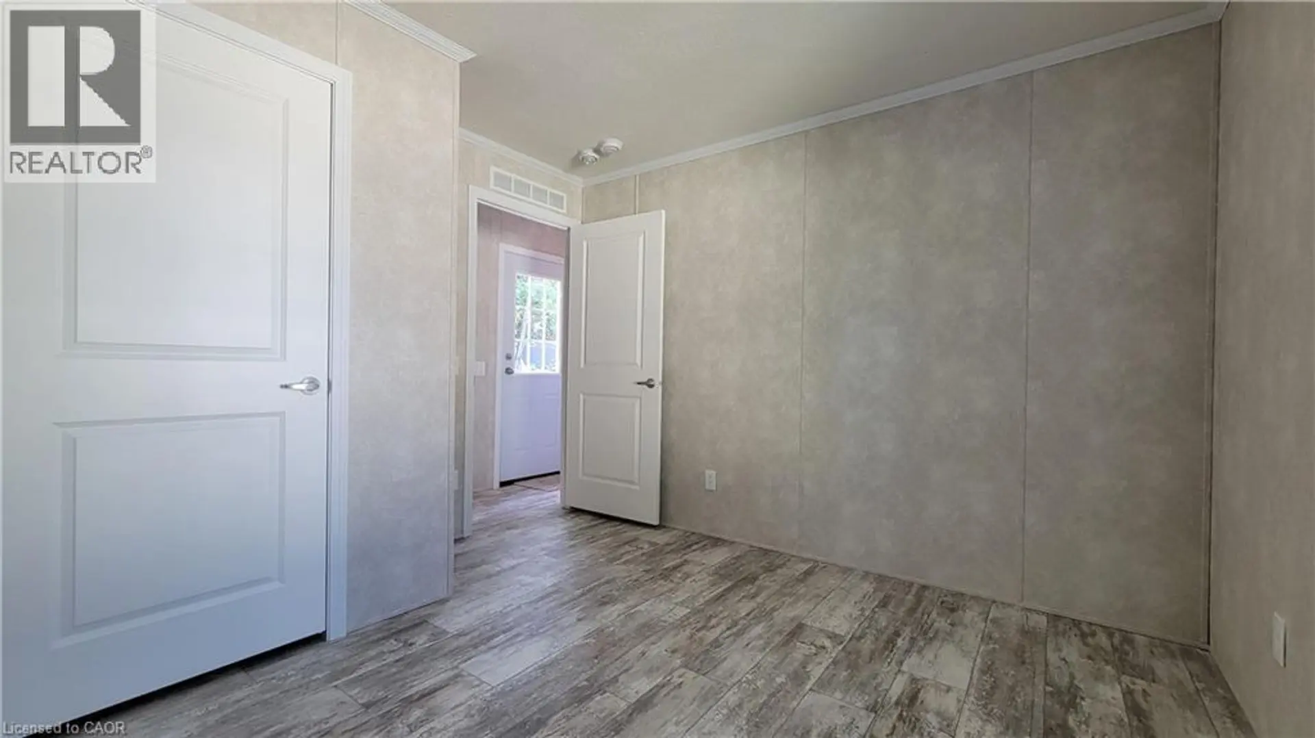 24 MACPHERSON CRESCENT - Image 13