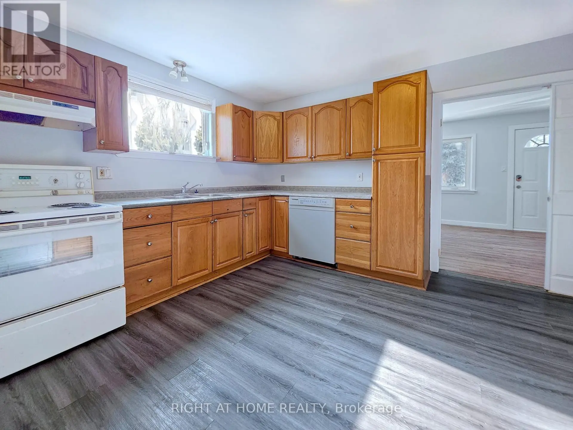 9 ROGERS ROAD - Image 4