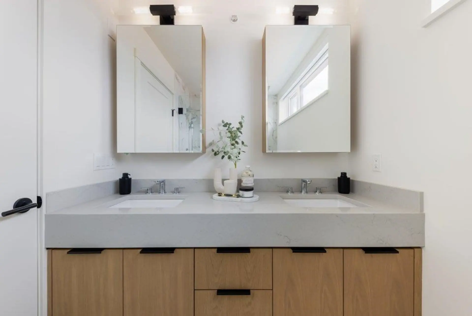 #104 5381 Willow Street - Image 12