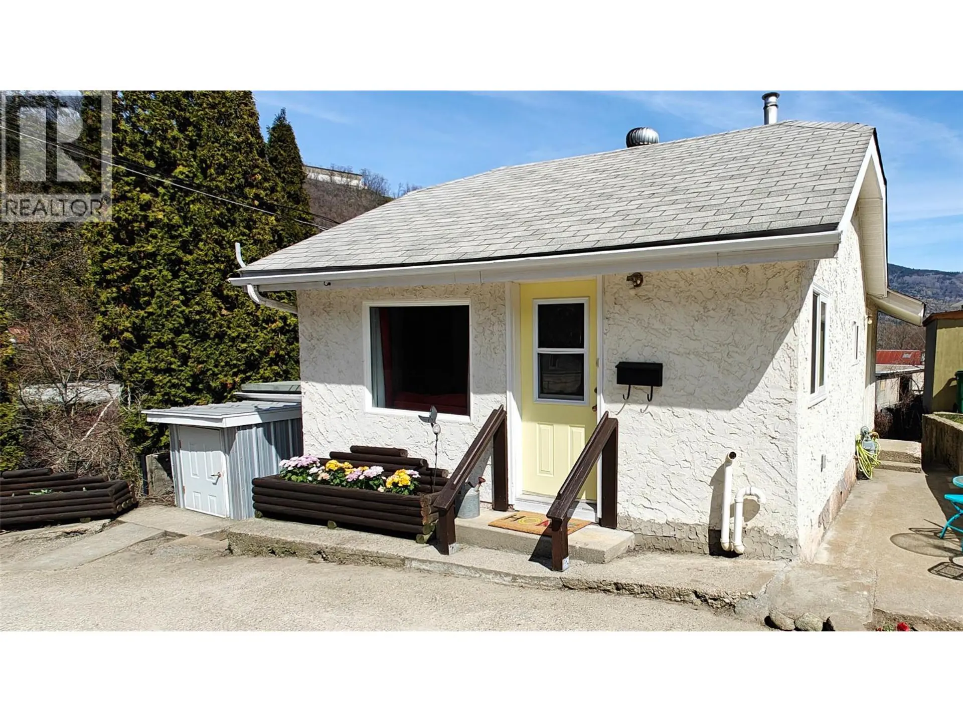 Property at 521 TURNER Street, Warfield, BC