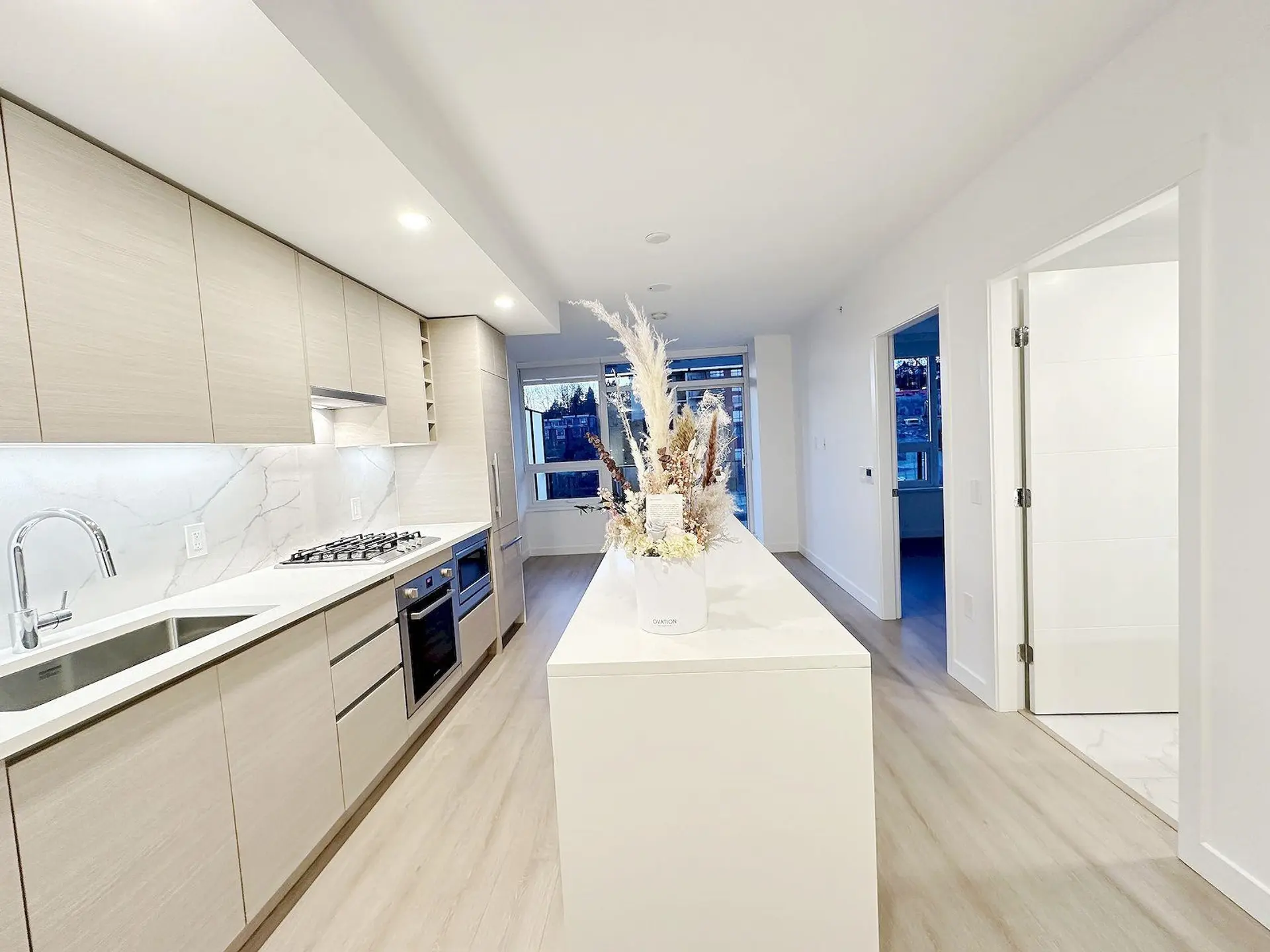 #804 823 Carnarvon Street - Image 2