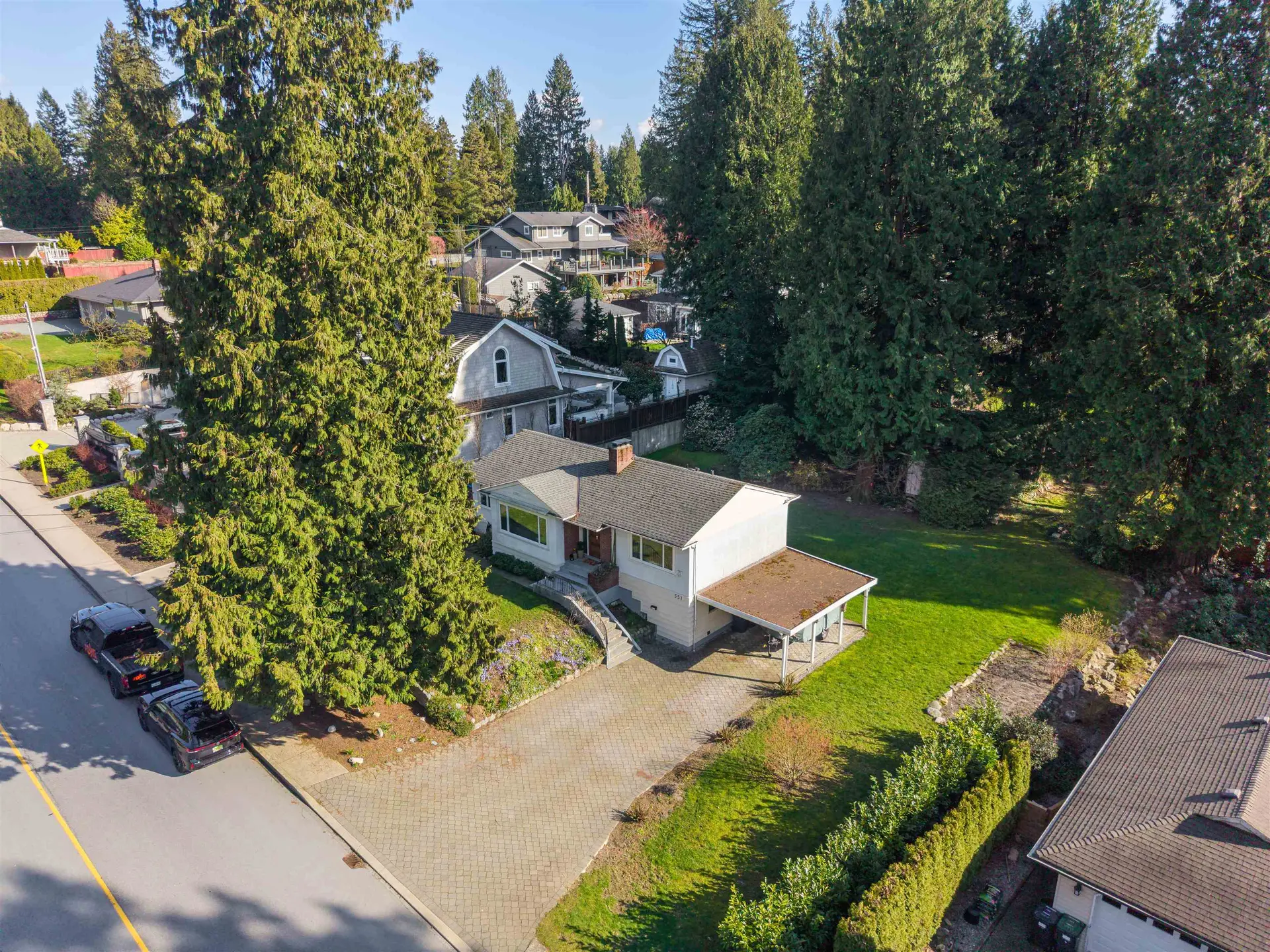 Property at 551 E Osborne Road, North Vancouver, BC