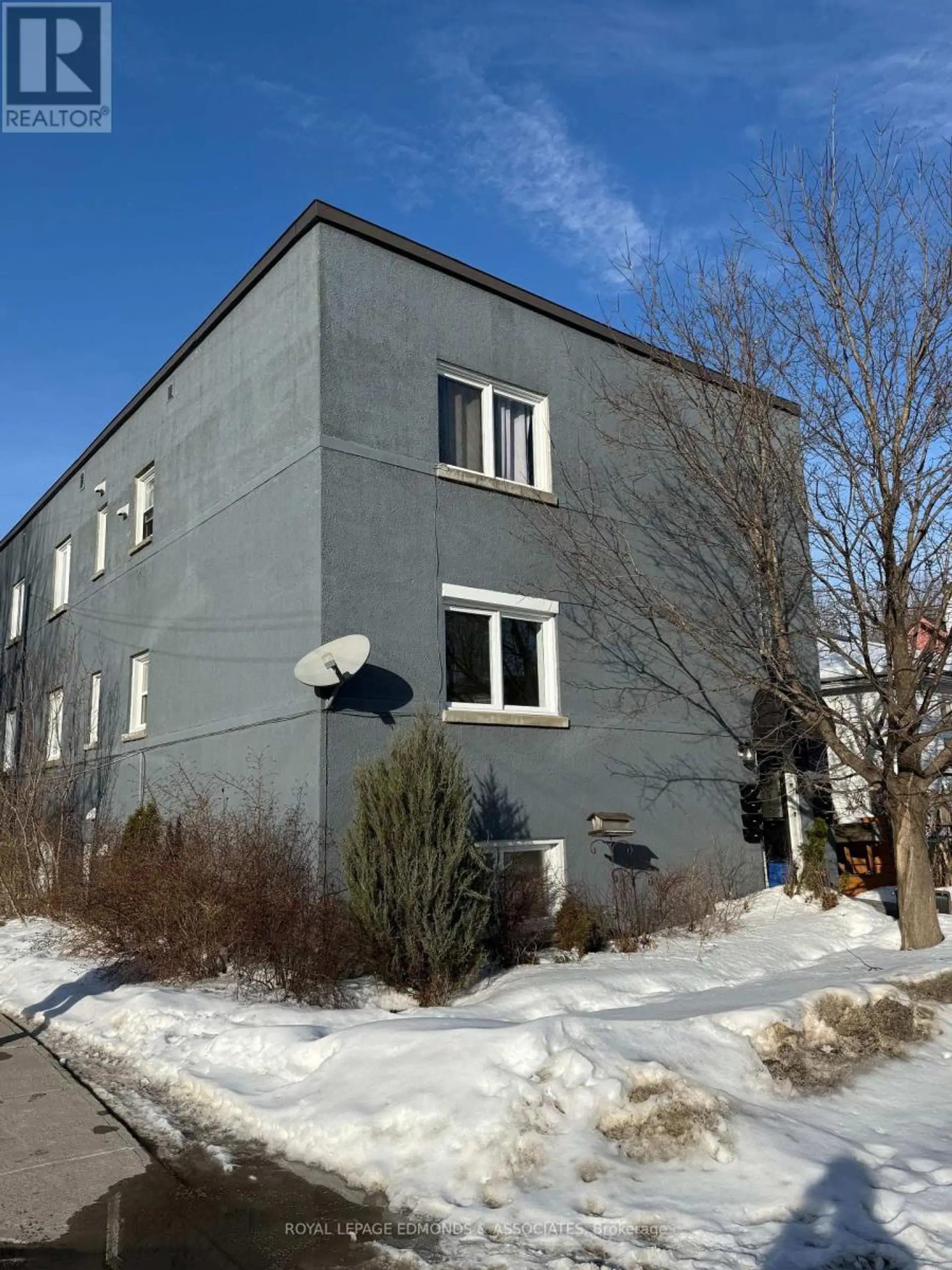 329 RICHELIEU AVENUE - Image 1