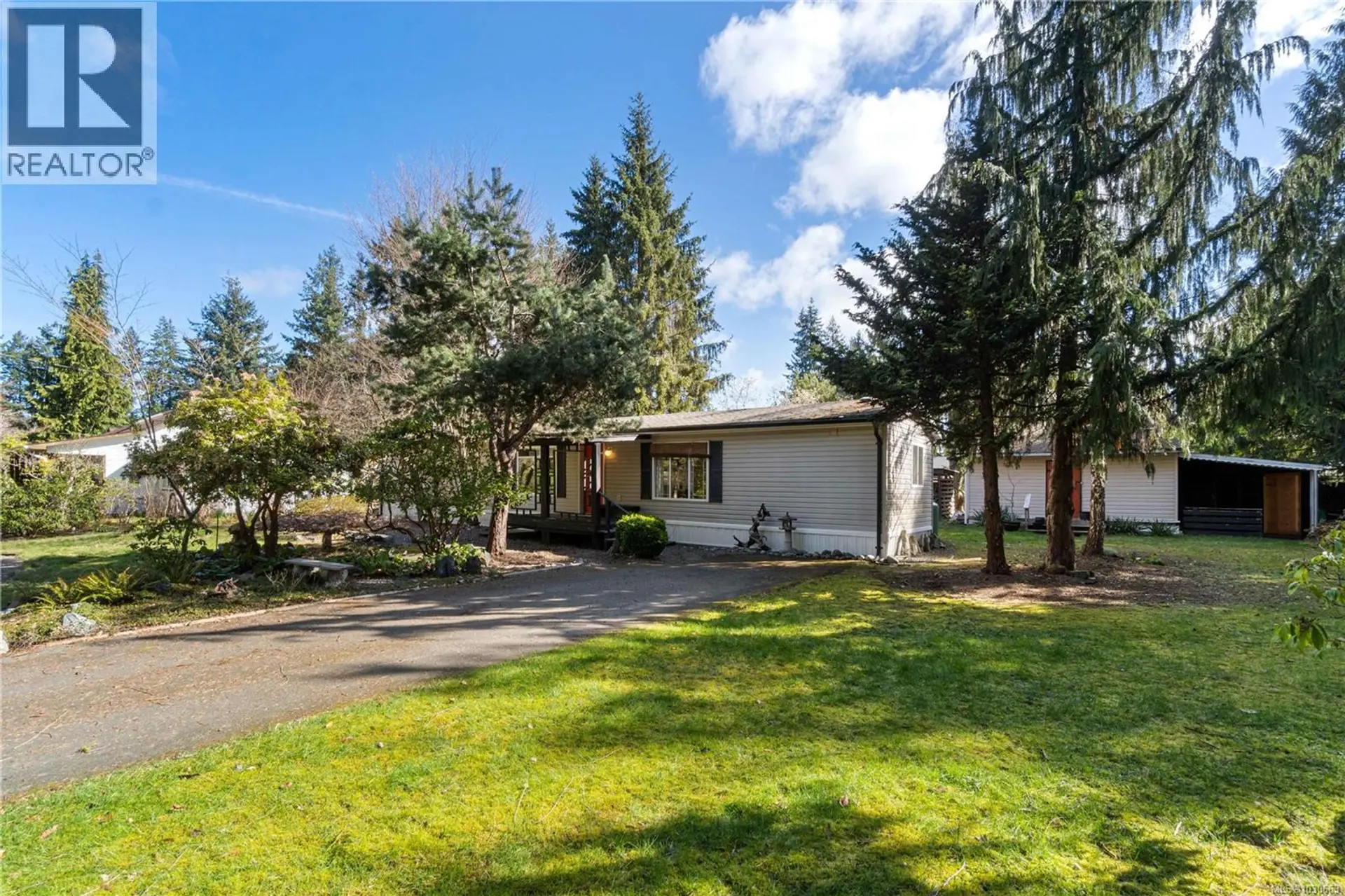 Property at 850 Carson Rd, Qualicum Beach, BC