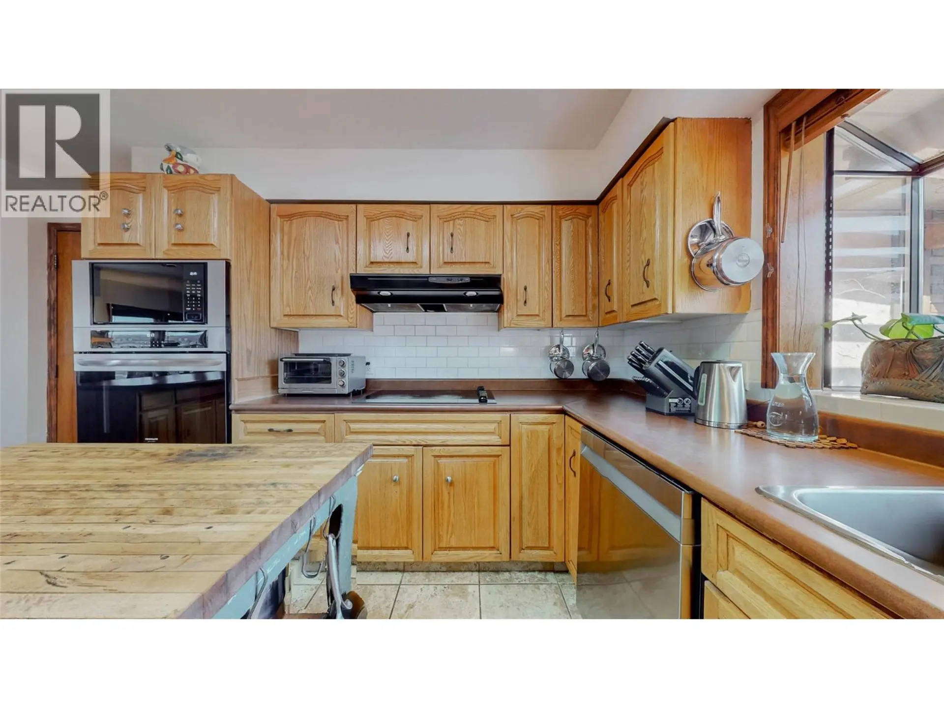 6940 Mountainview Drive - Image 3