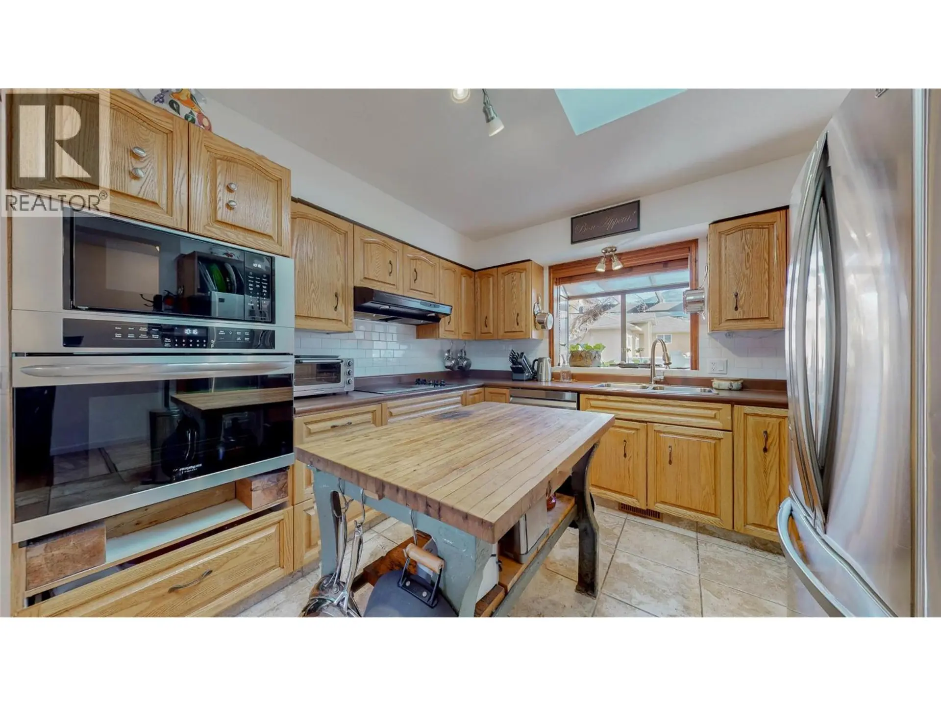 6940 Mountainview Drive - Image 2