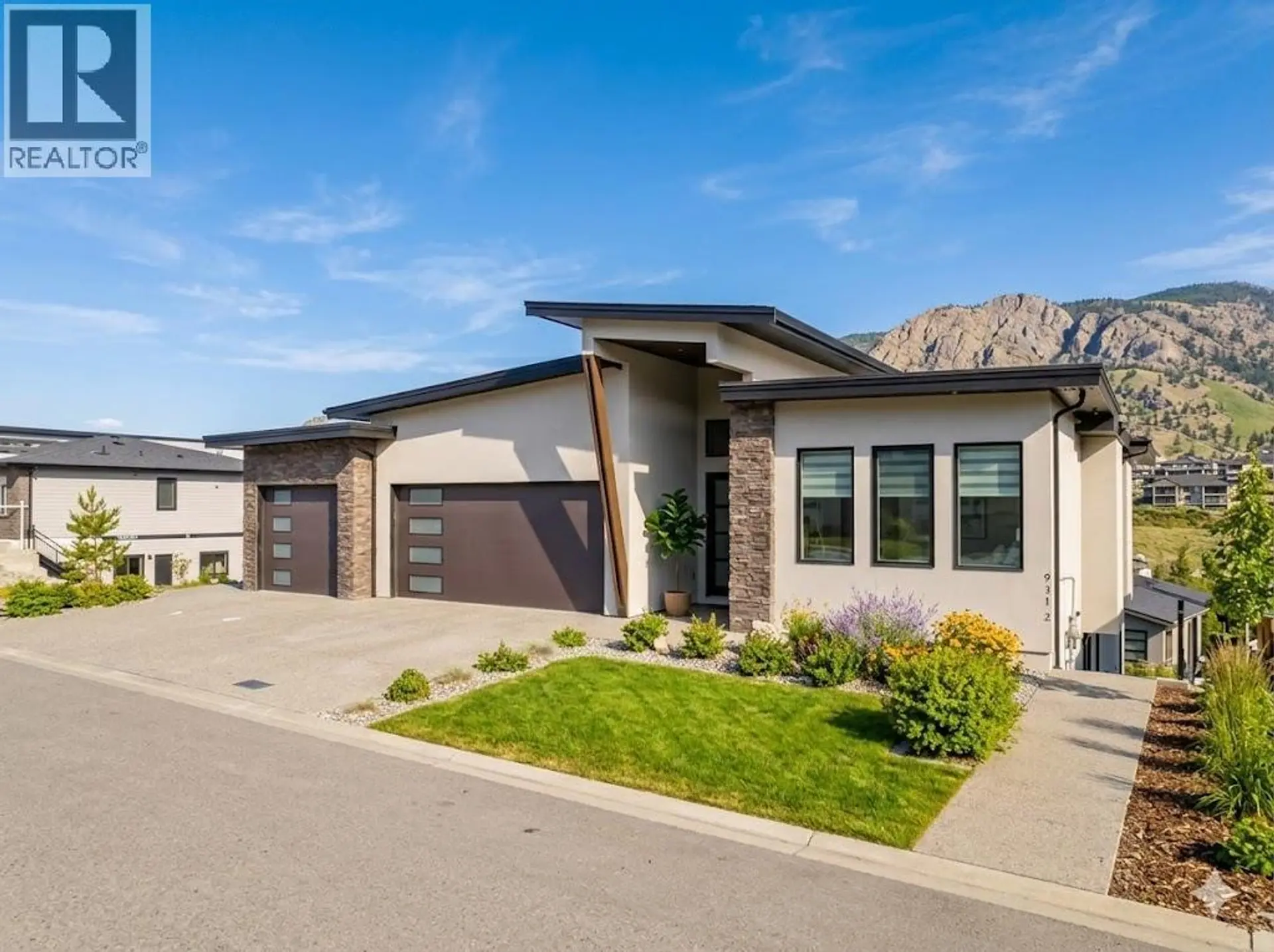 Property at 937 Royal Troon Lane, Kelowna, BC