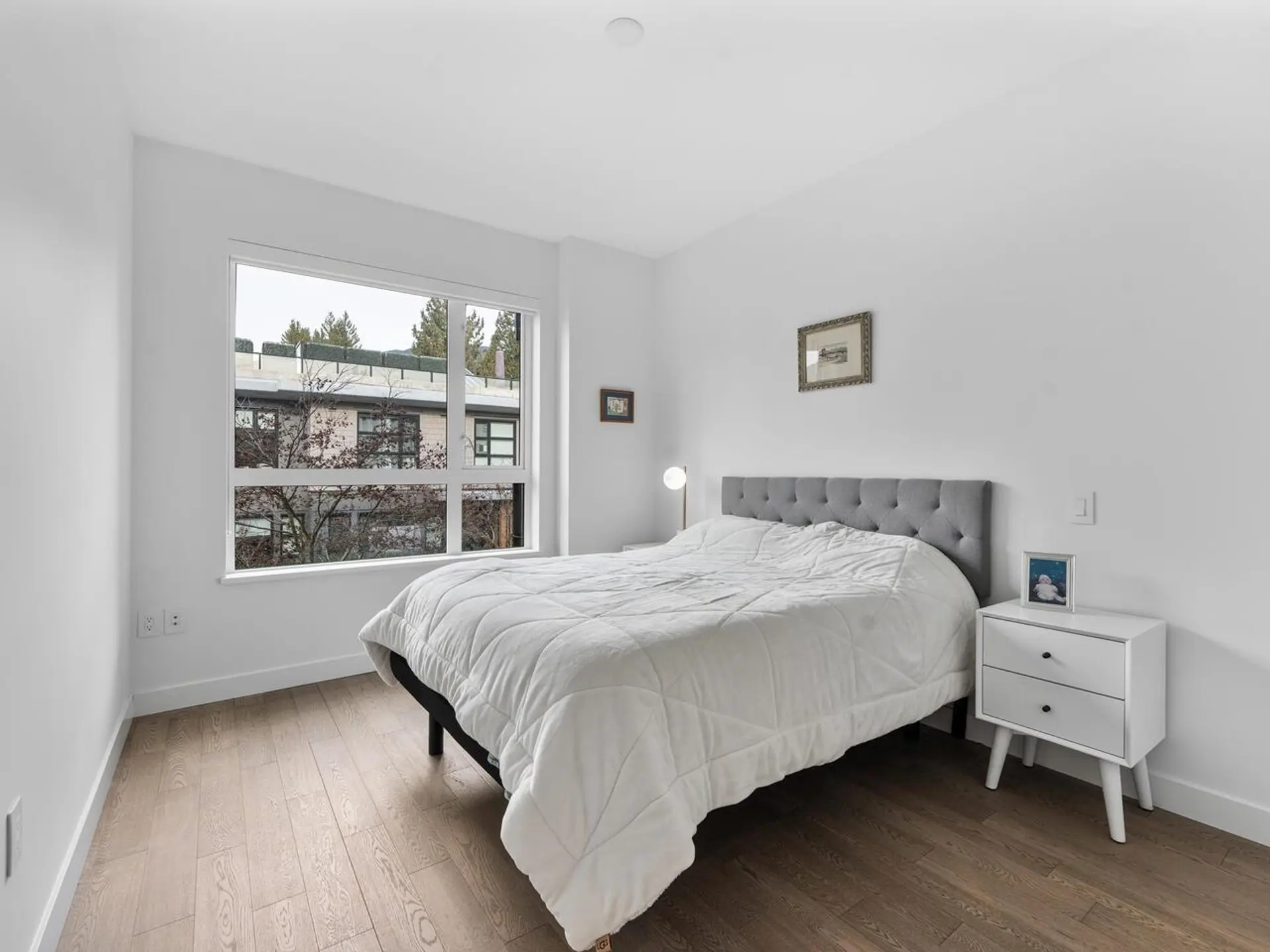 #302 3220 Connaught Crescent - Image 10