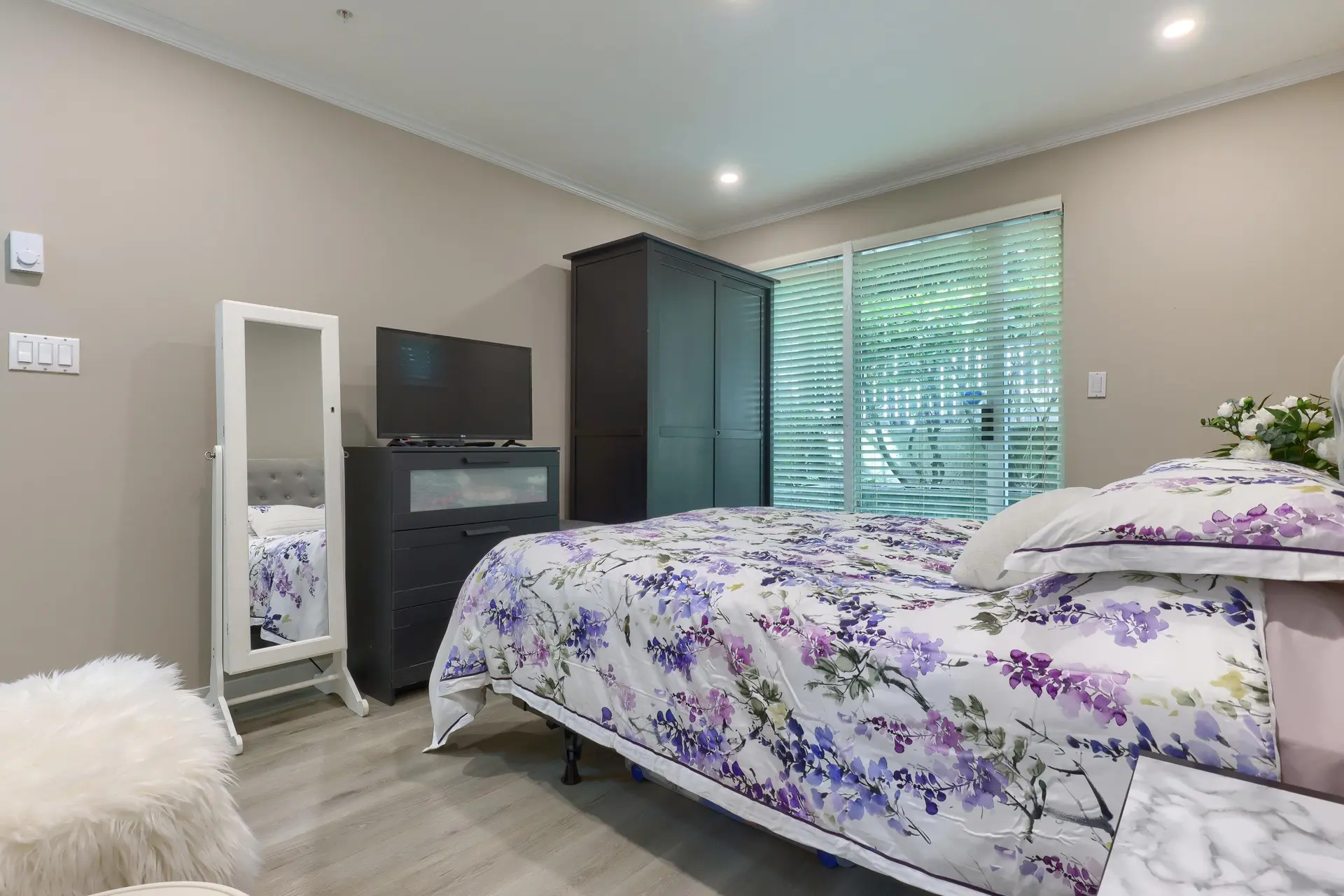 #17 2885 E Kent Avenue North - Image 16