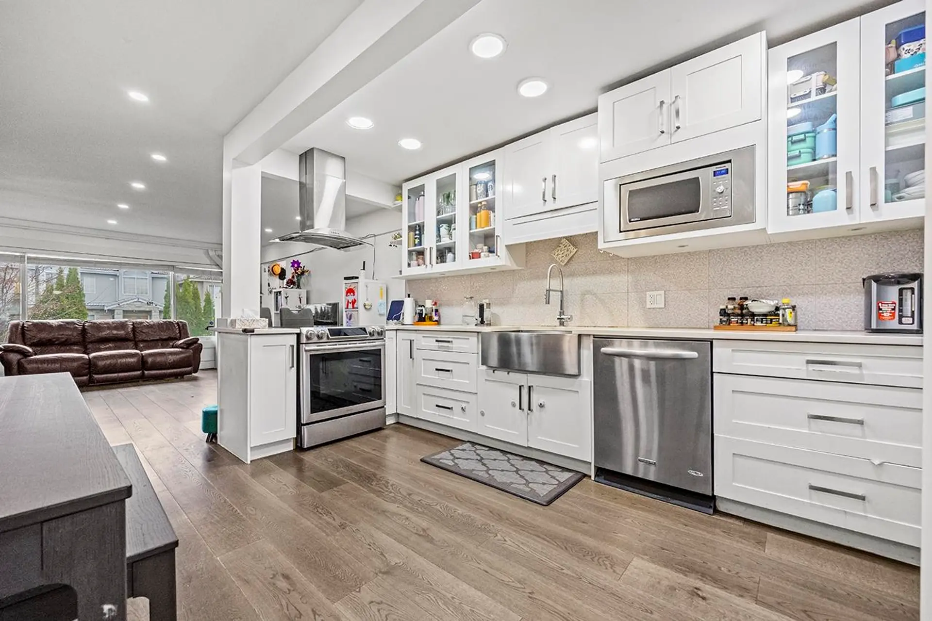 778 E 52nd Avenue - Image 6