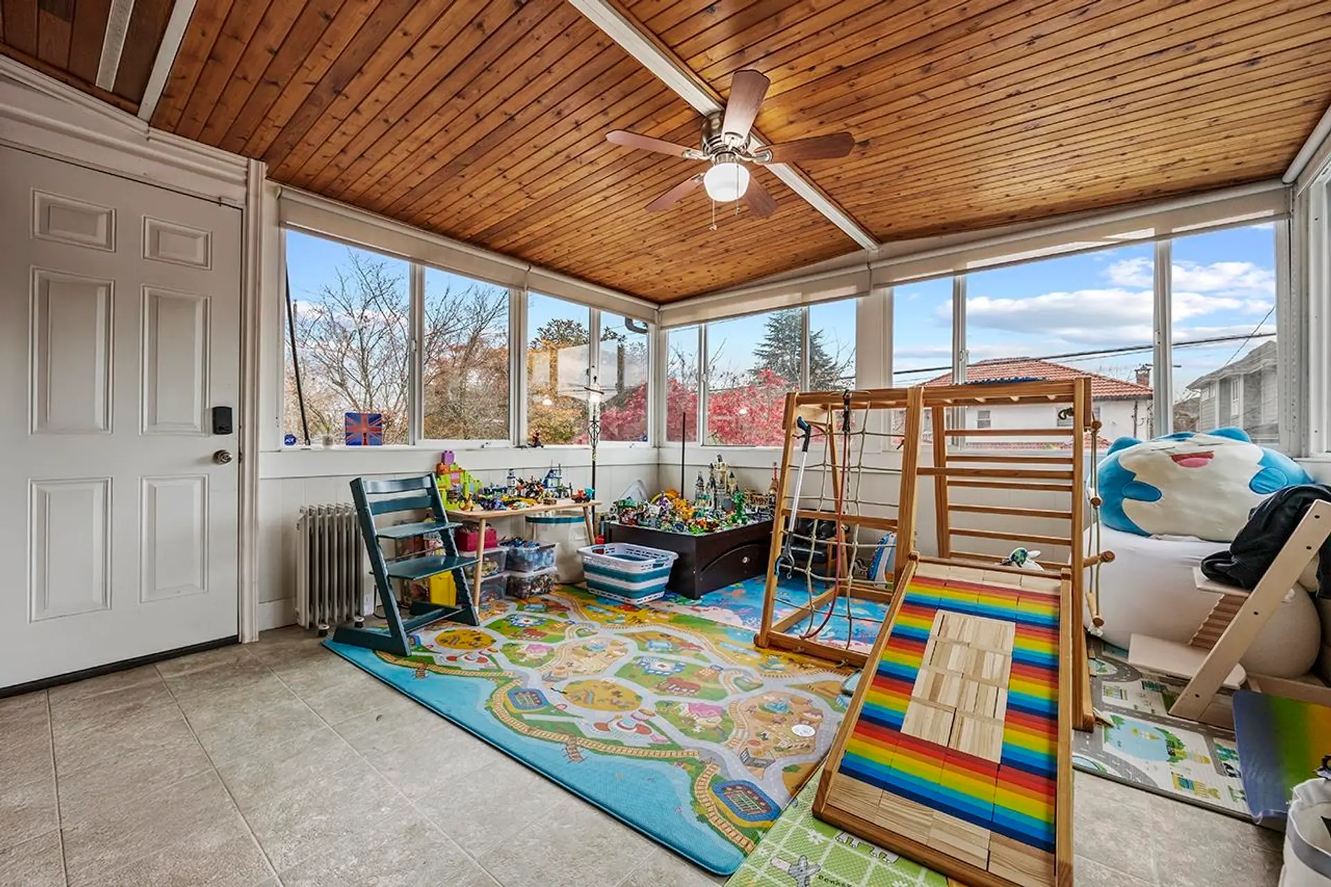 778 E 52nd Avenue - Image 17
