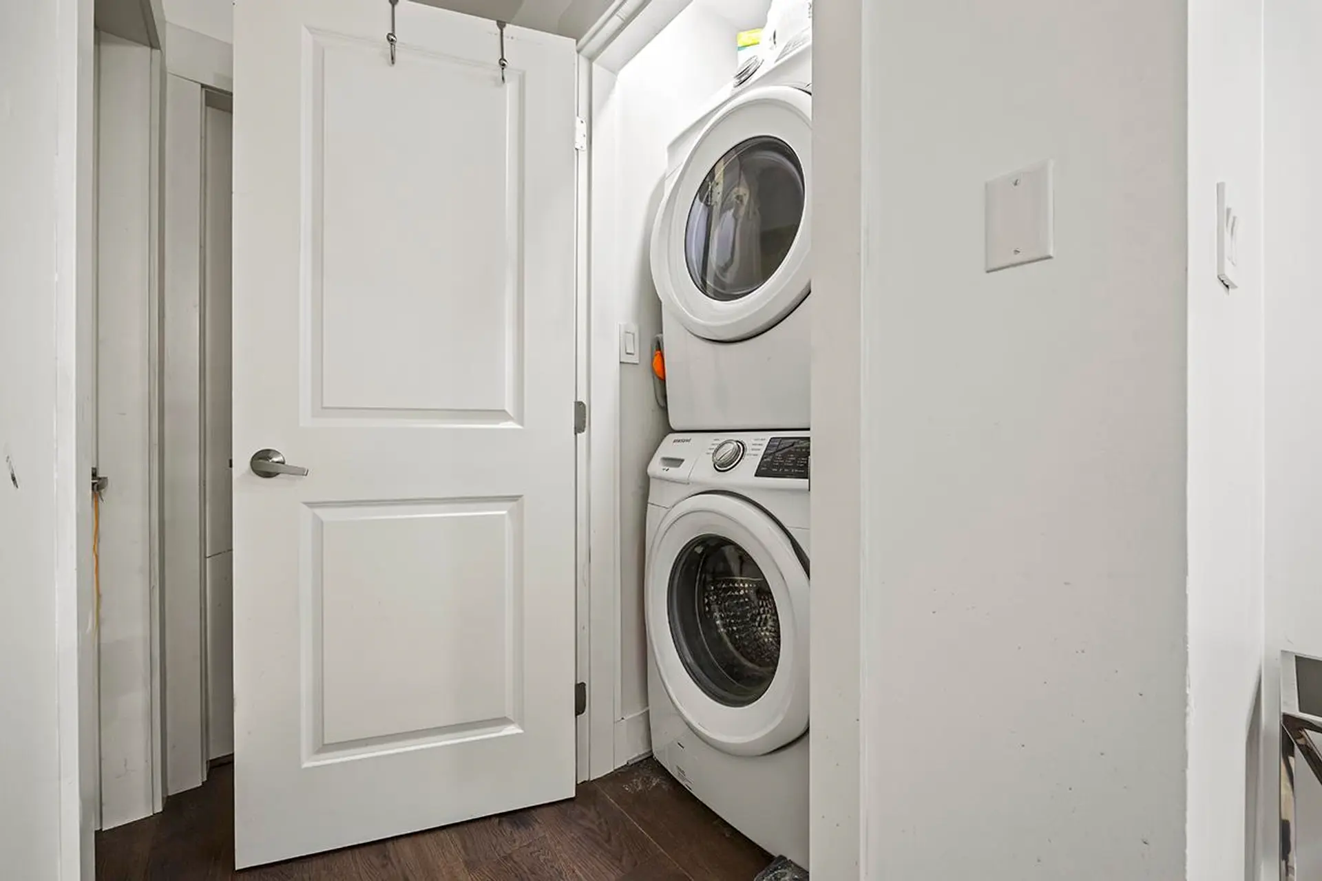 778 E 52nd Avenue - Image 16