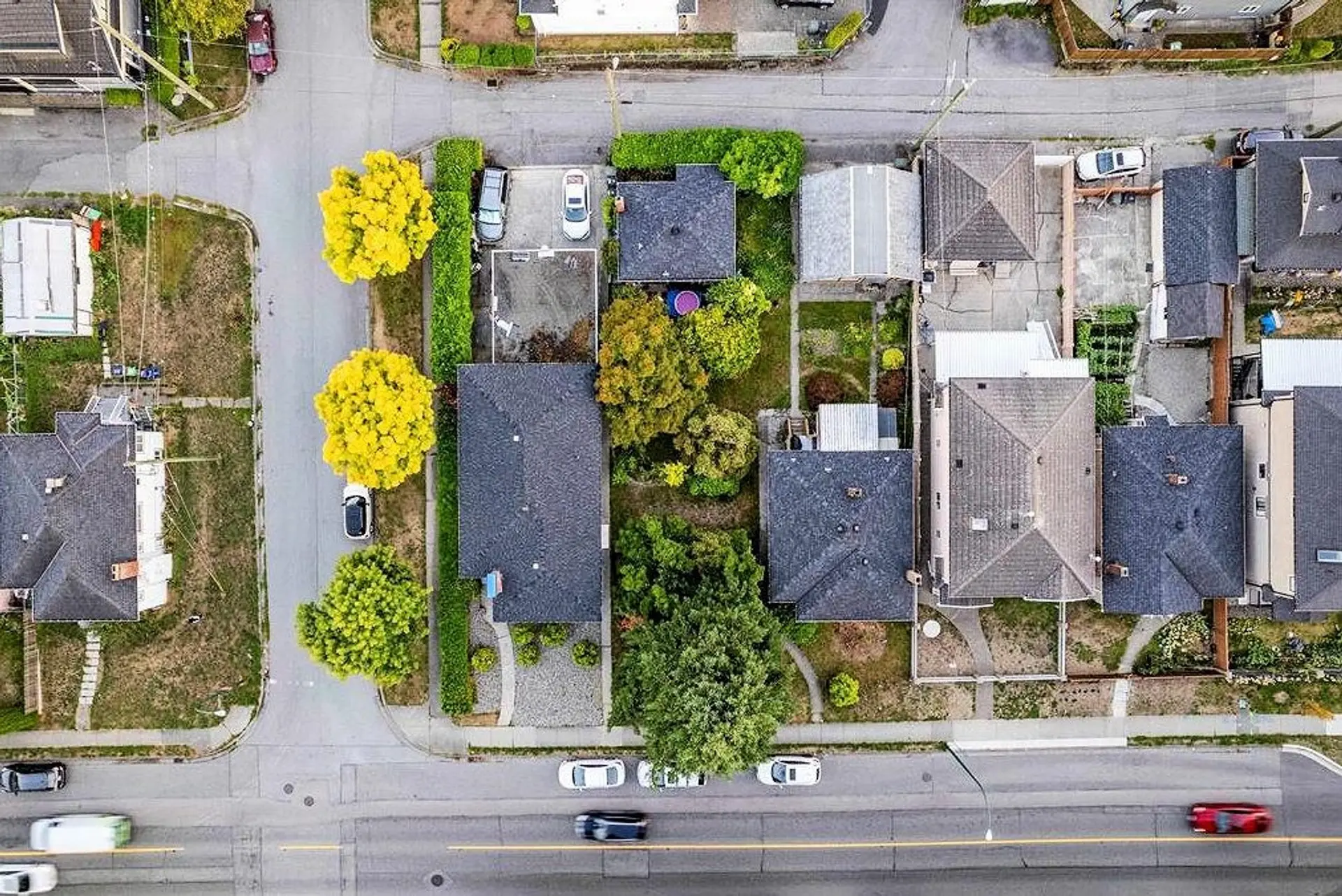 1280 E 33rd Avenue - Image 2