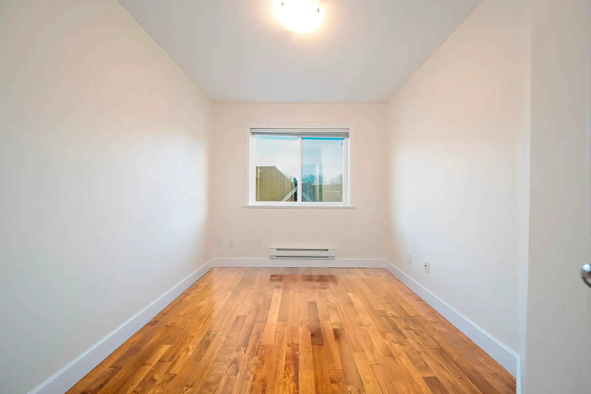 #15 9288 Keefer Avenue - Image 13