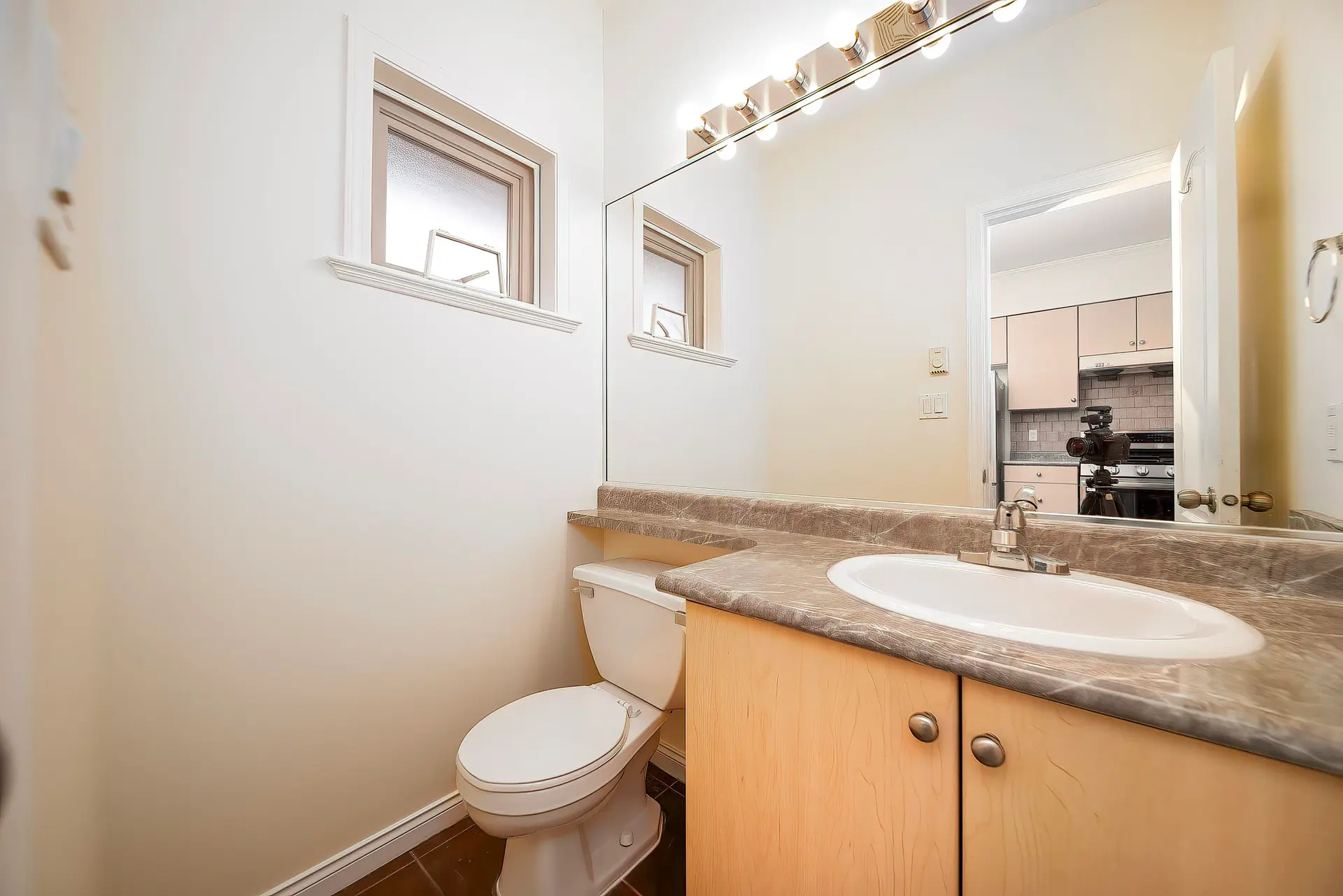 #15 9288 Keefer Avenue - Image 12