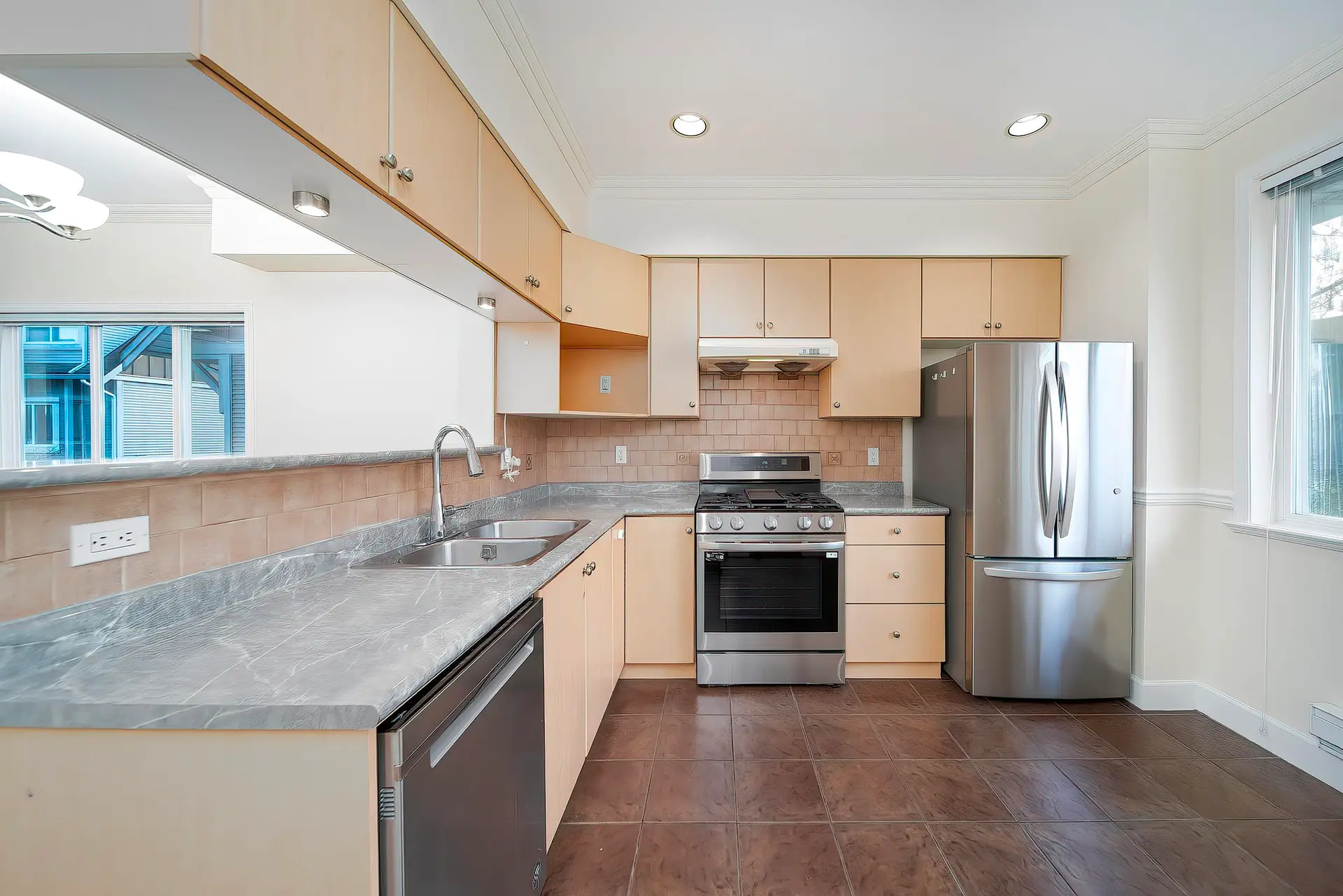 #15 9288 Keefer Avenue - Image 11
