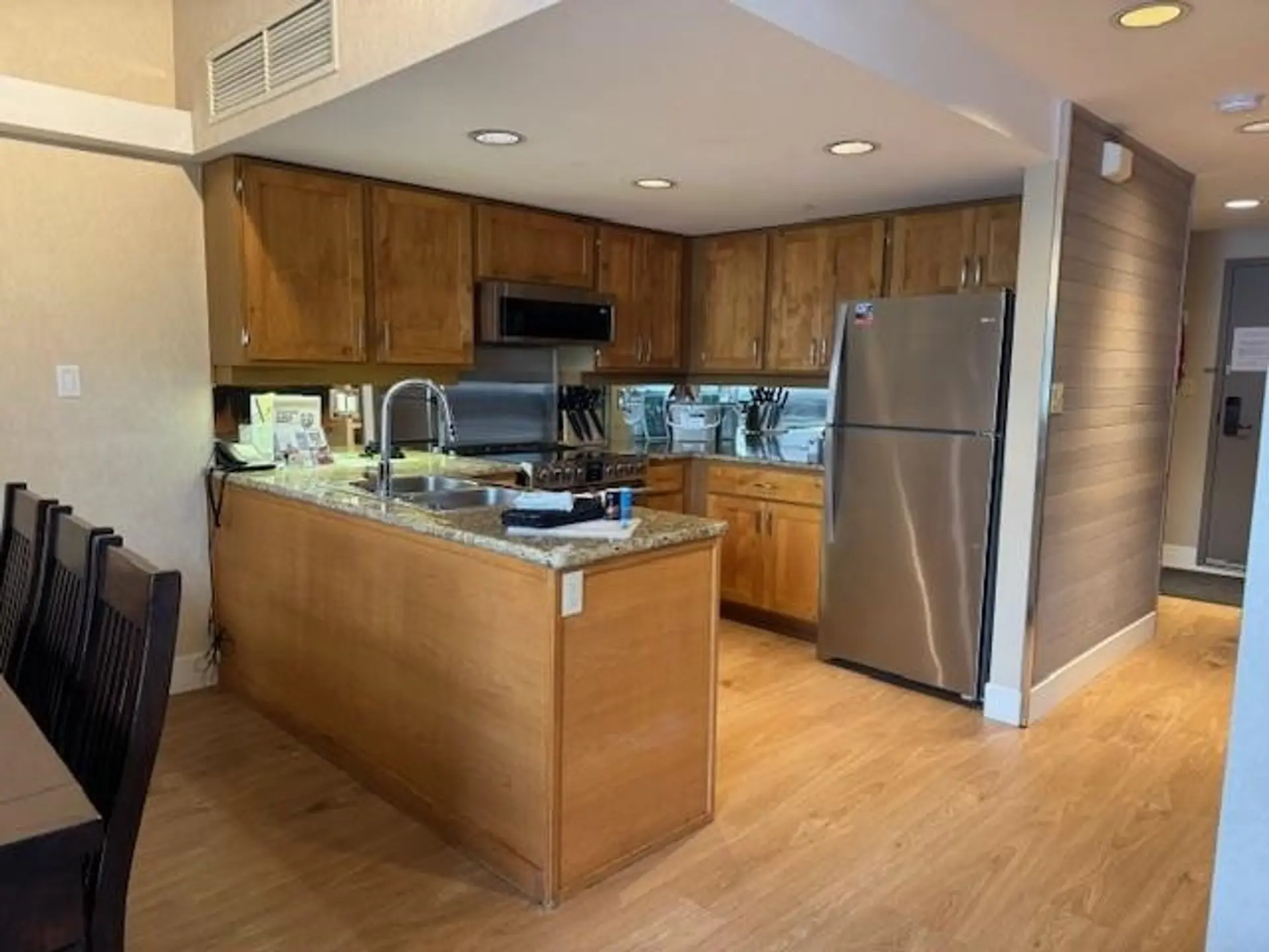 #905WK31 4293 Mountain Square - Image 8