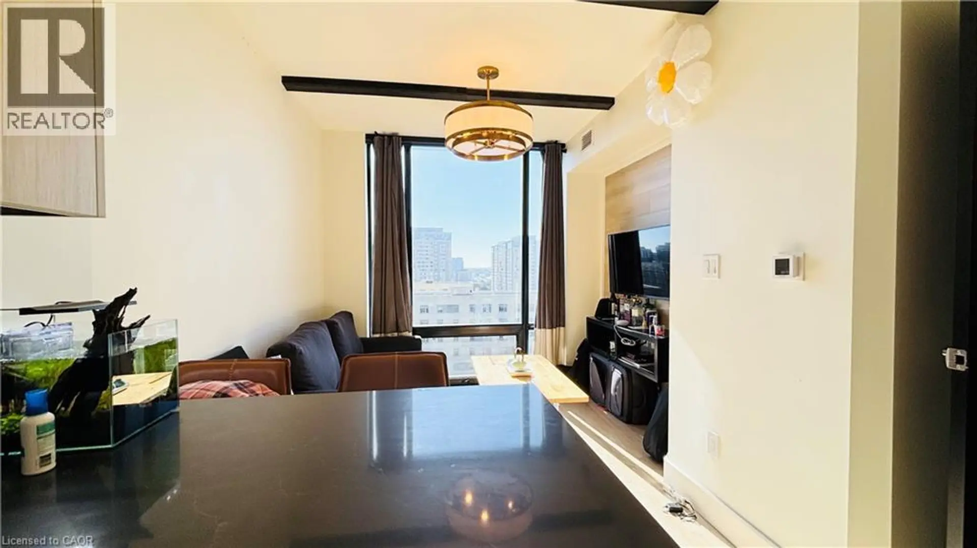 #1536 145 COLUMBIA STREET W - Image 4