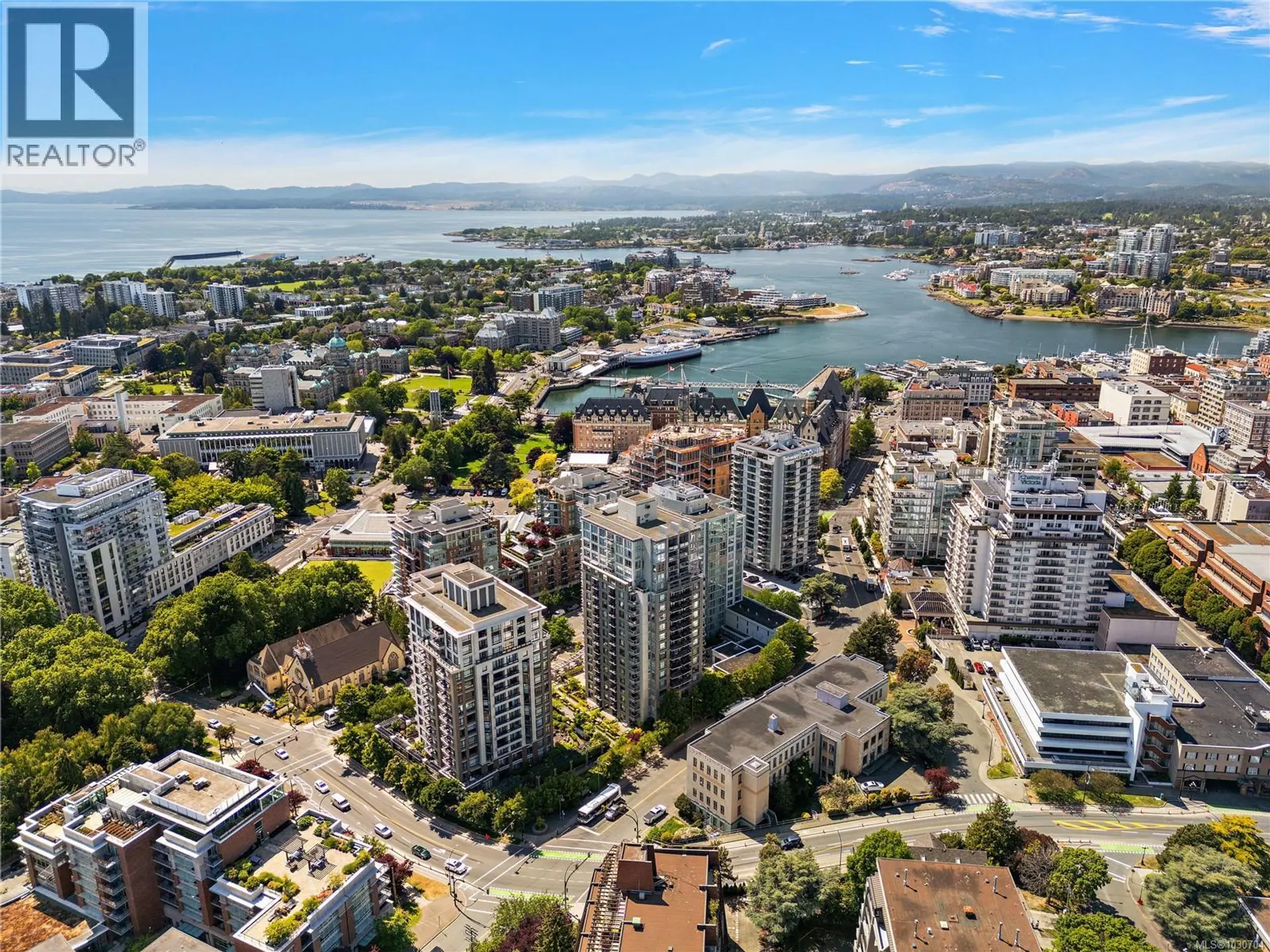 Property at #2001 751 Fairfield Rd, Victoria, BC