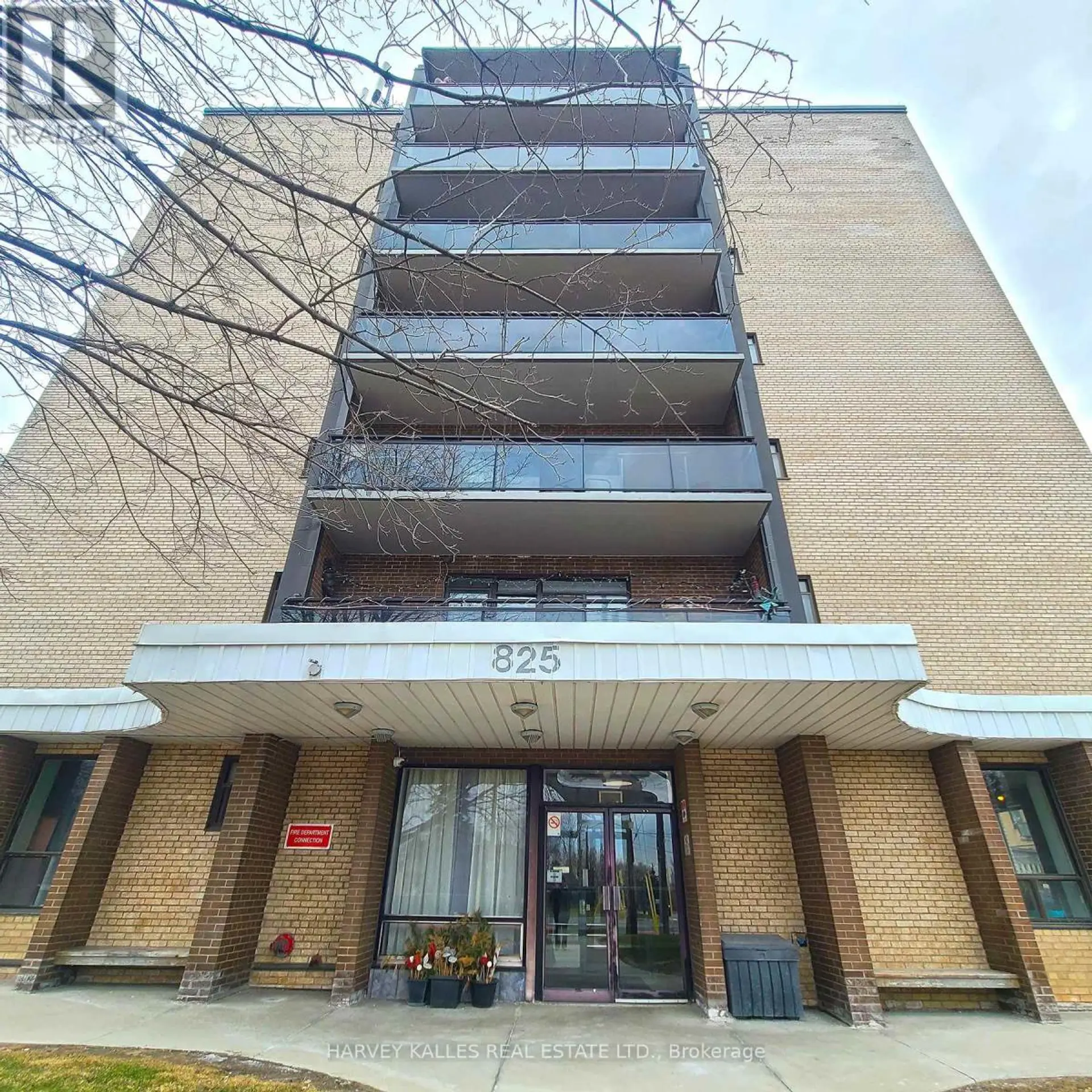 #703 825 KENNEDY ROAD - Image 3