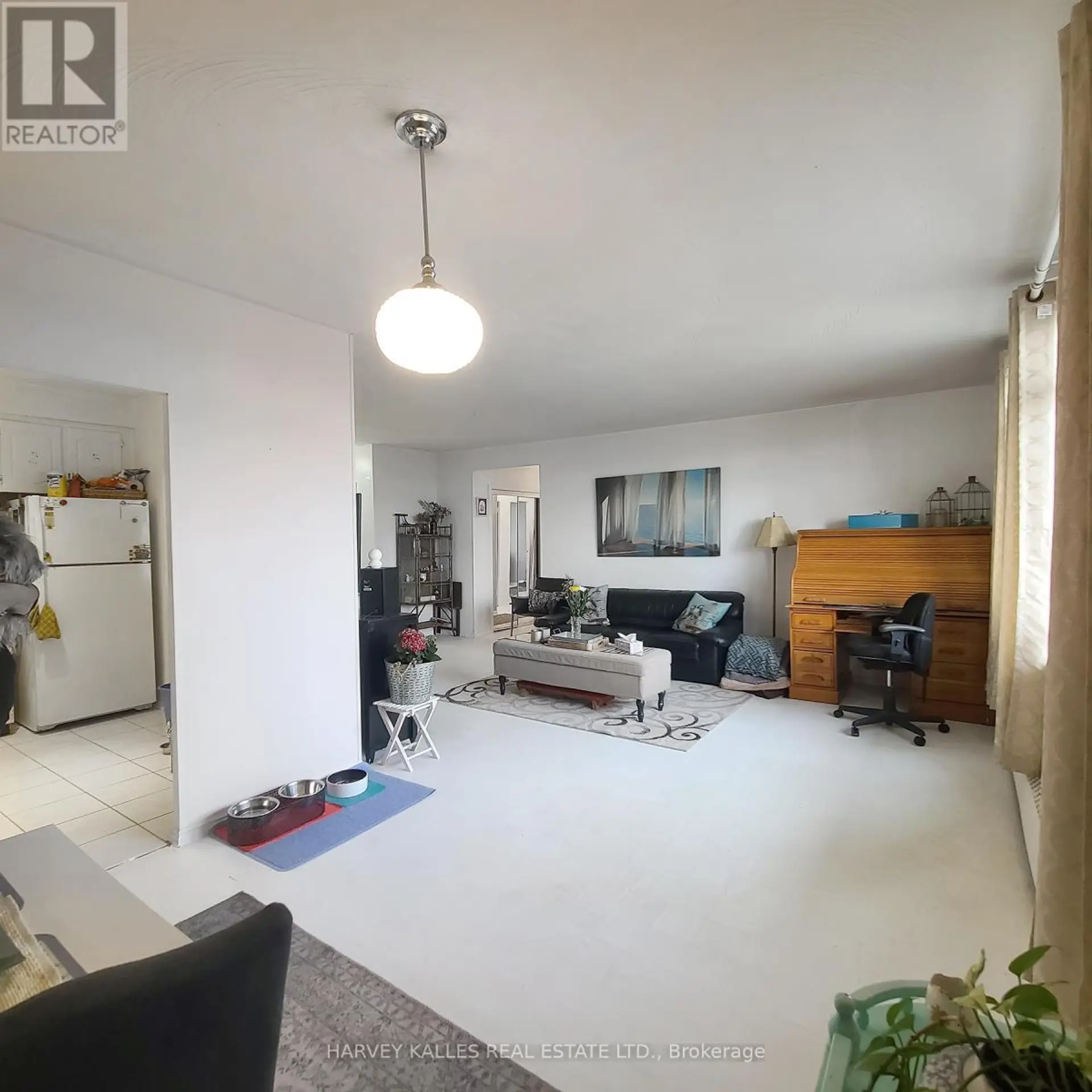 #703 825 KENNEDY ROAD - Image 4