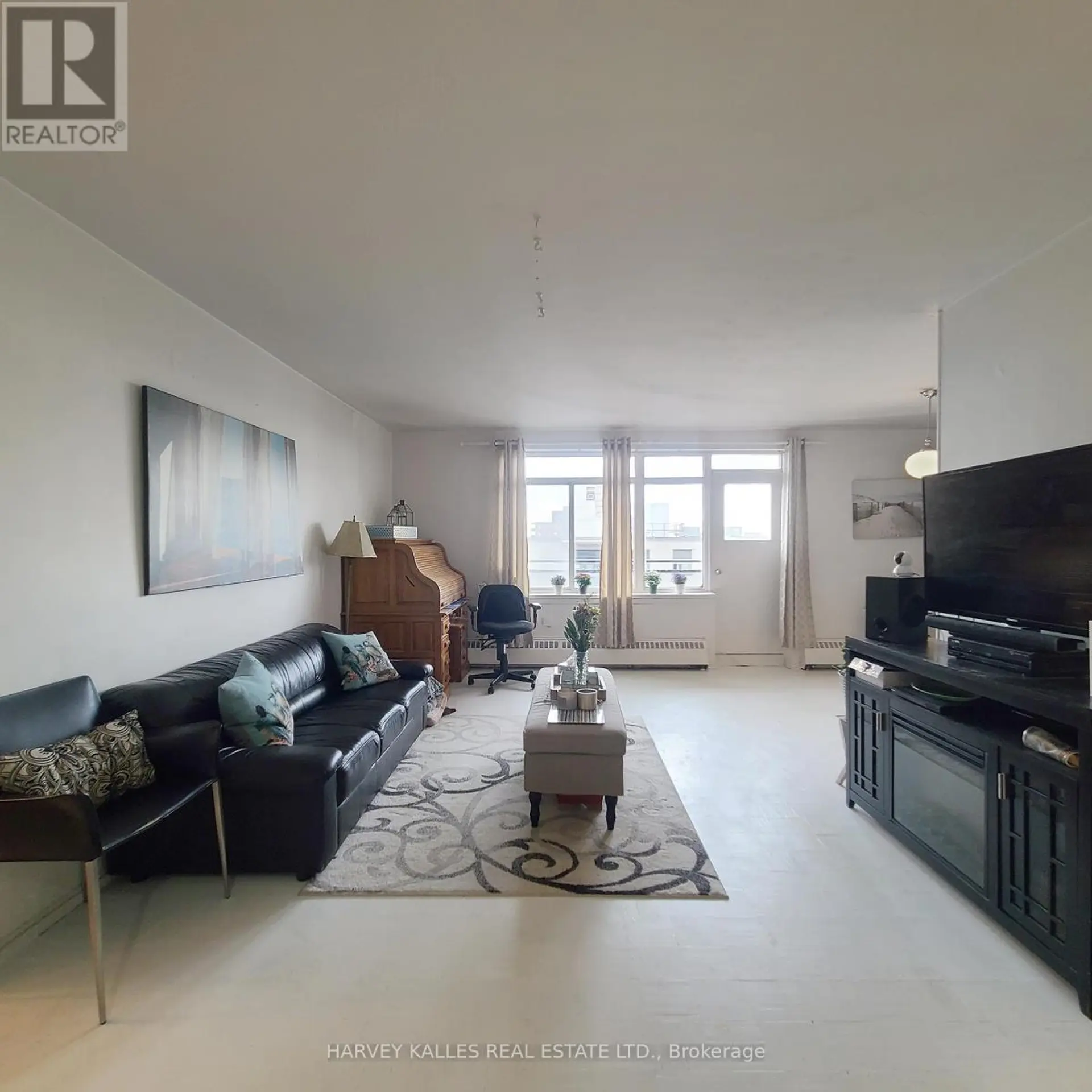 #703 825 KENNEDY ROAD - Image 5