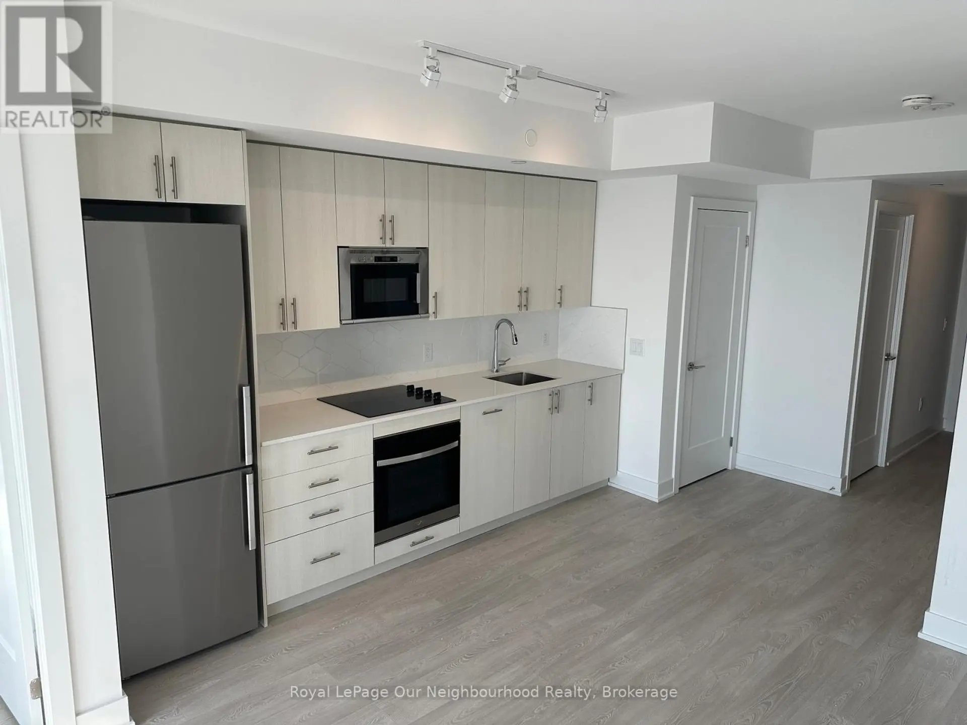 #2615 2545 SIMCOE STREET N - Image 6
