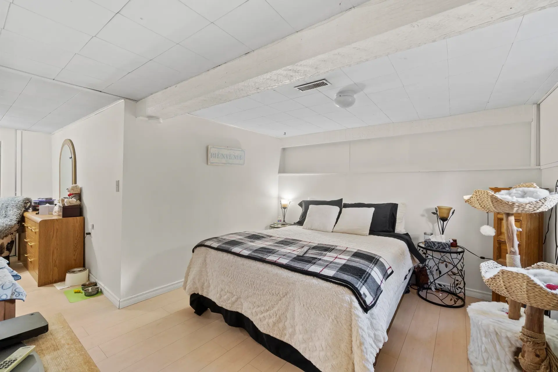 570 Colby Street - Image 15