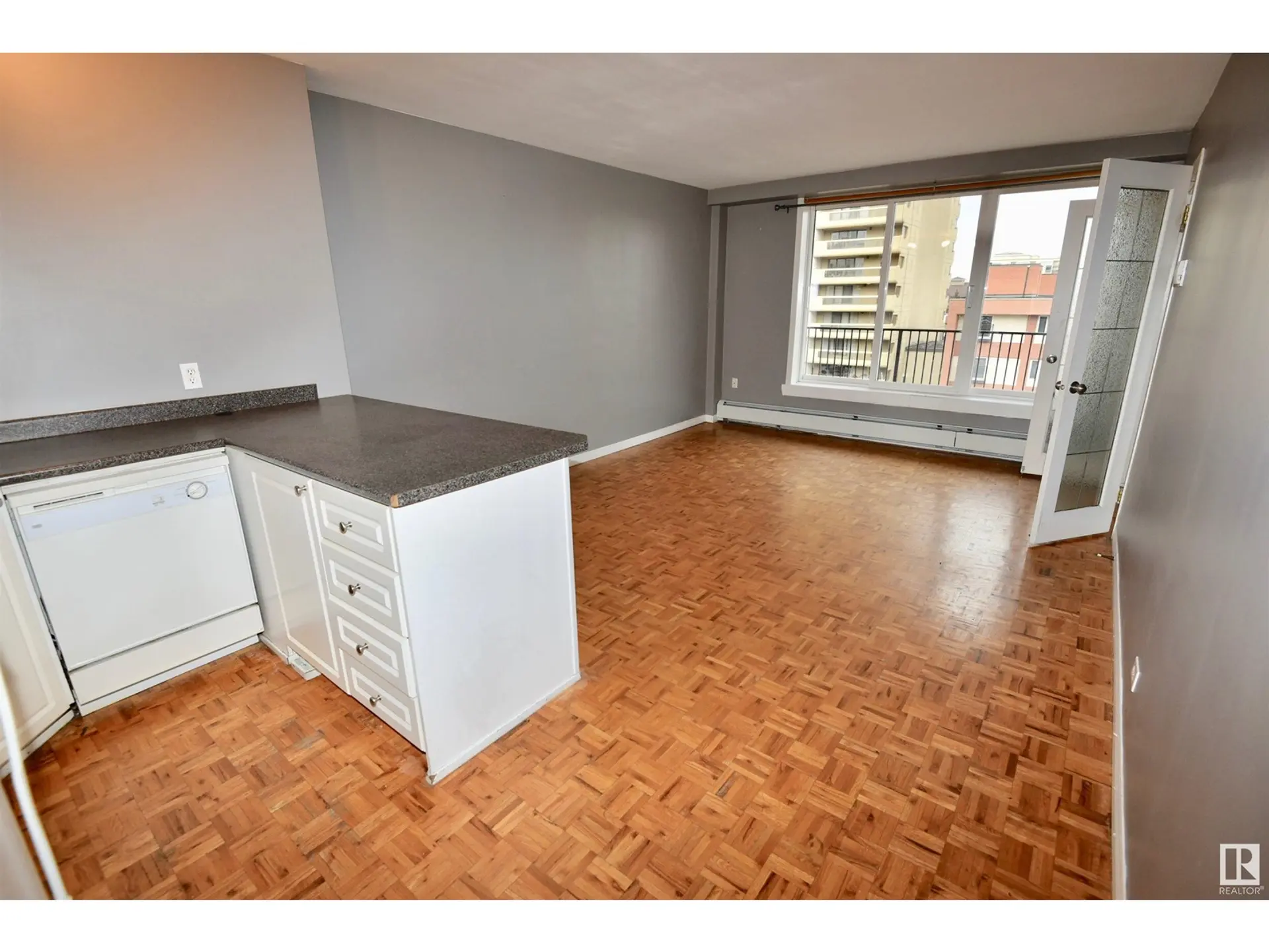 #606 11025 JASPER AV NW - Image 2