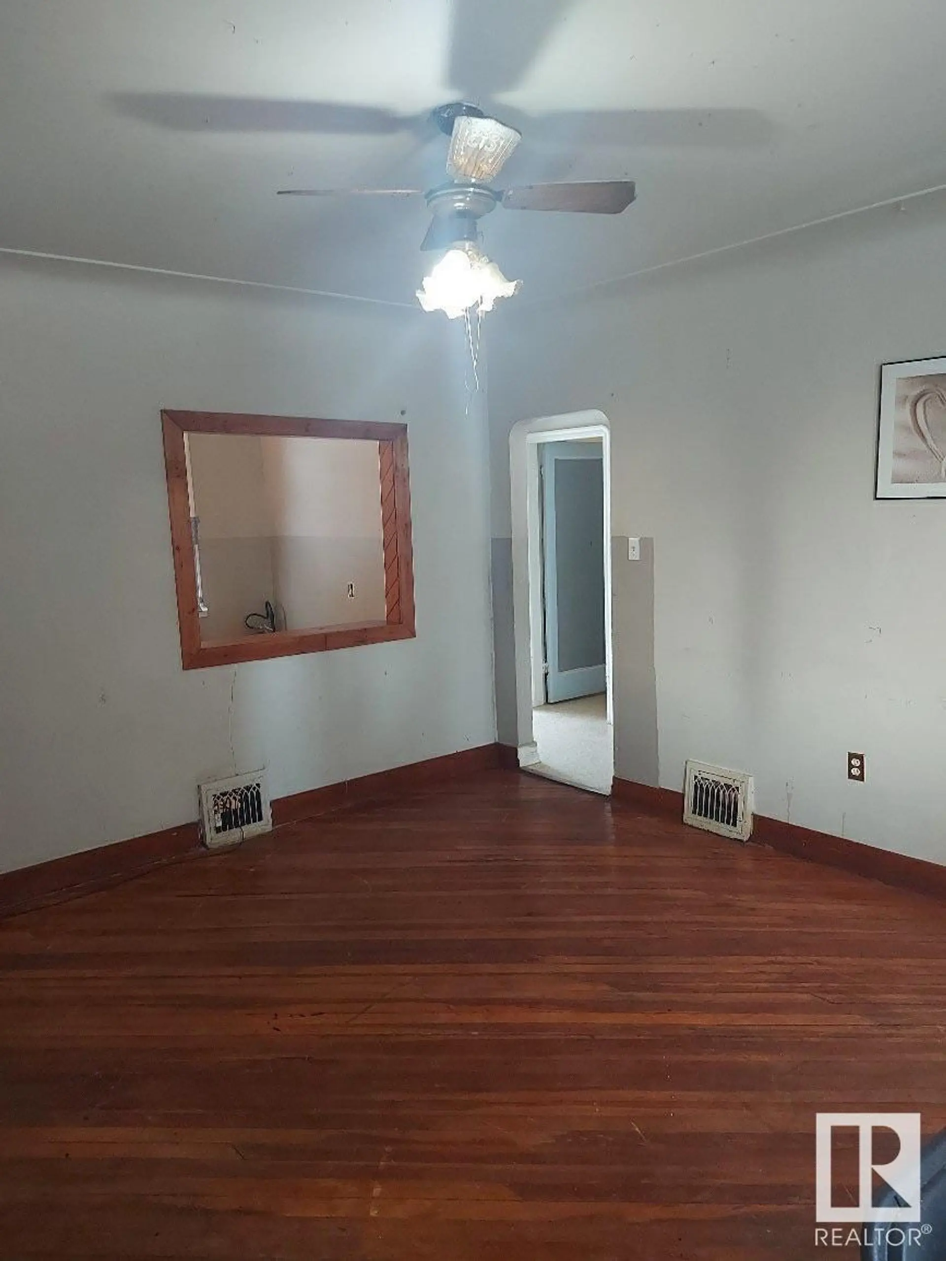 11206 85 ST NW - Image 9