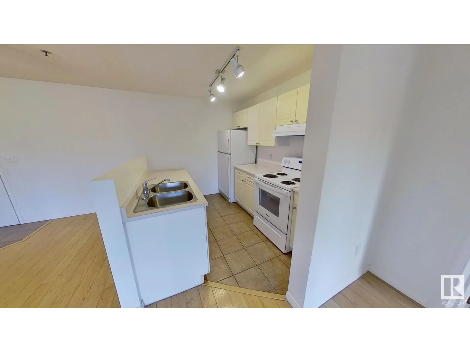 #22 10331 106 ST NW - Image 4