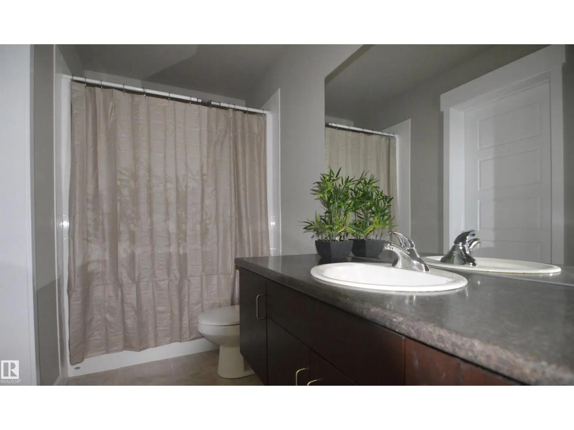 #108 10518 113 ST NW - Image 12