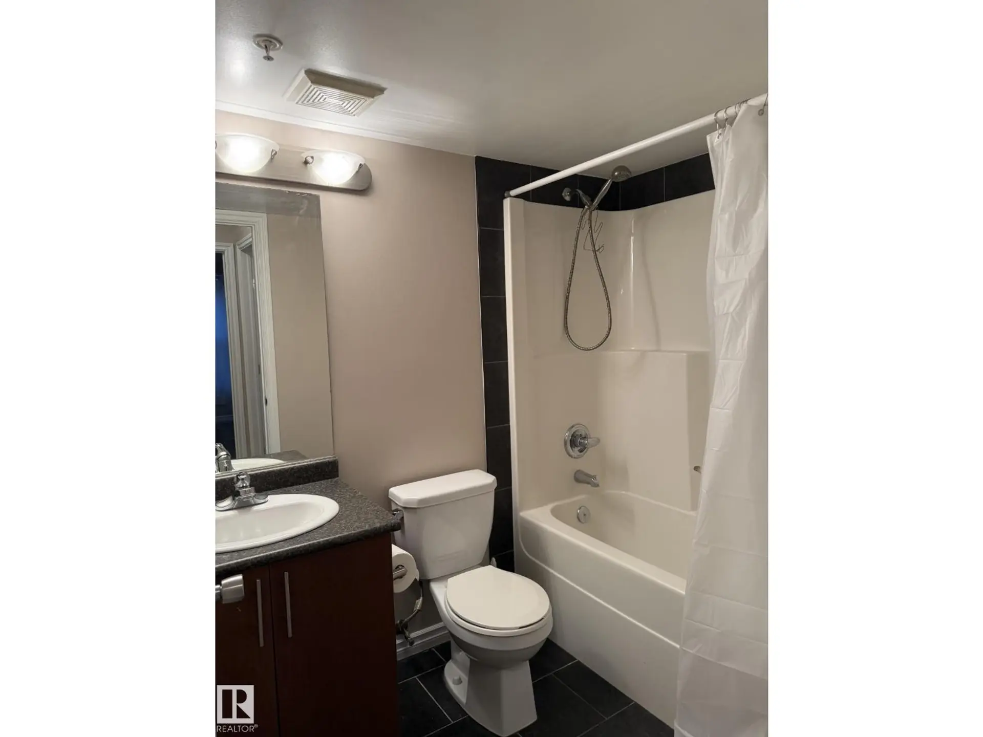#303 10118 106 AV NW - Image 10