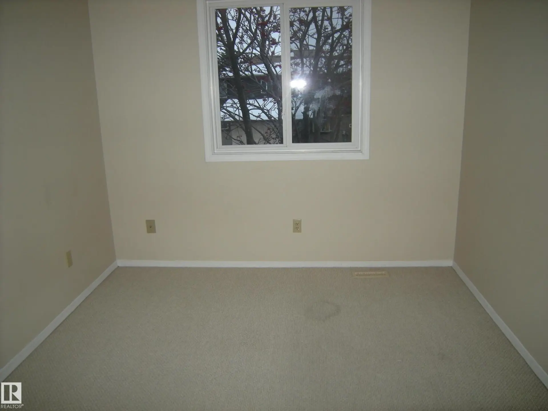 #59 7604 29 AV NW - Image 11