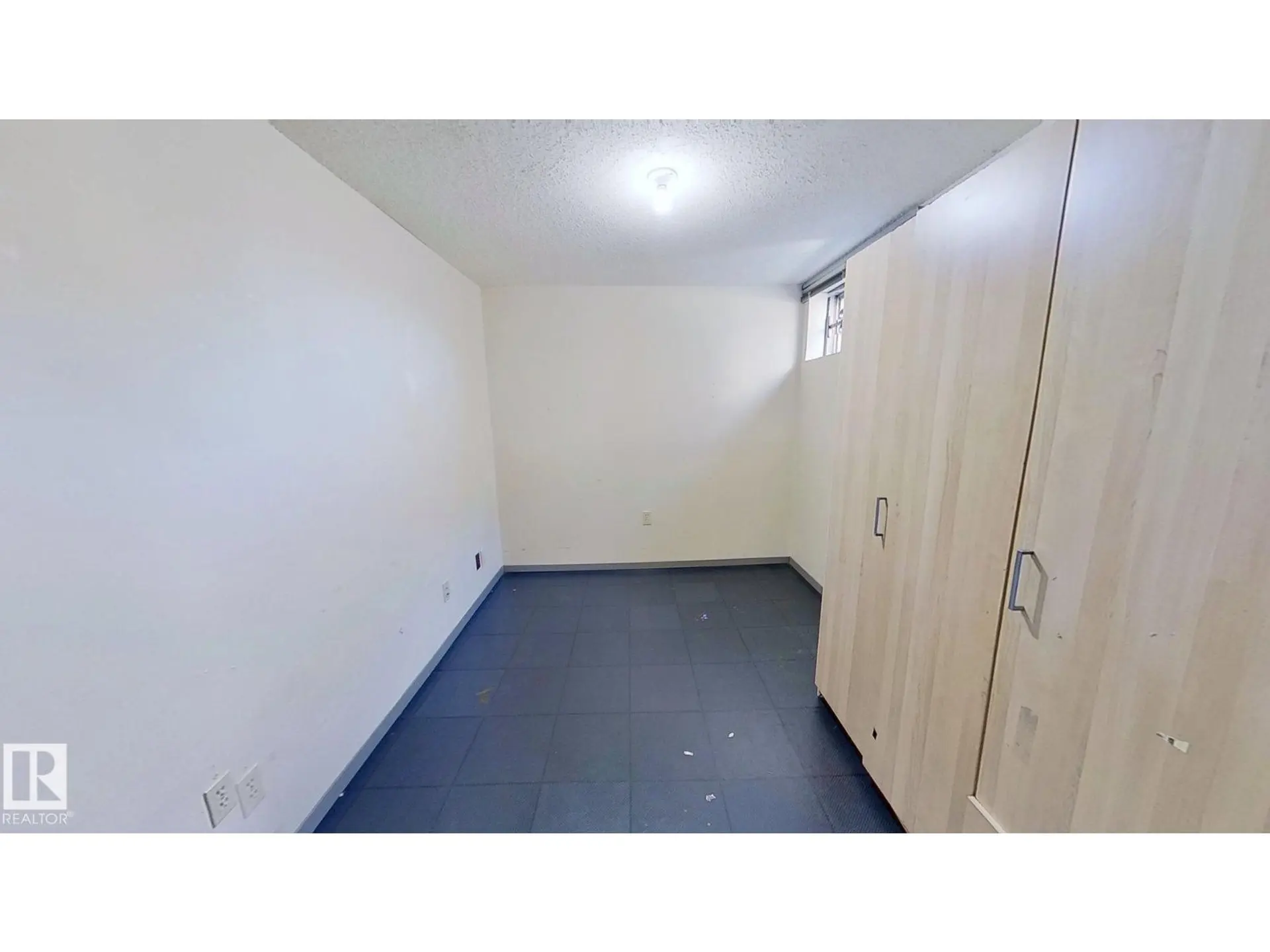 #59 7604 29 AV NW - Image 15